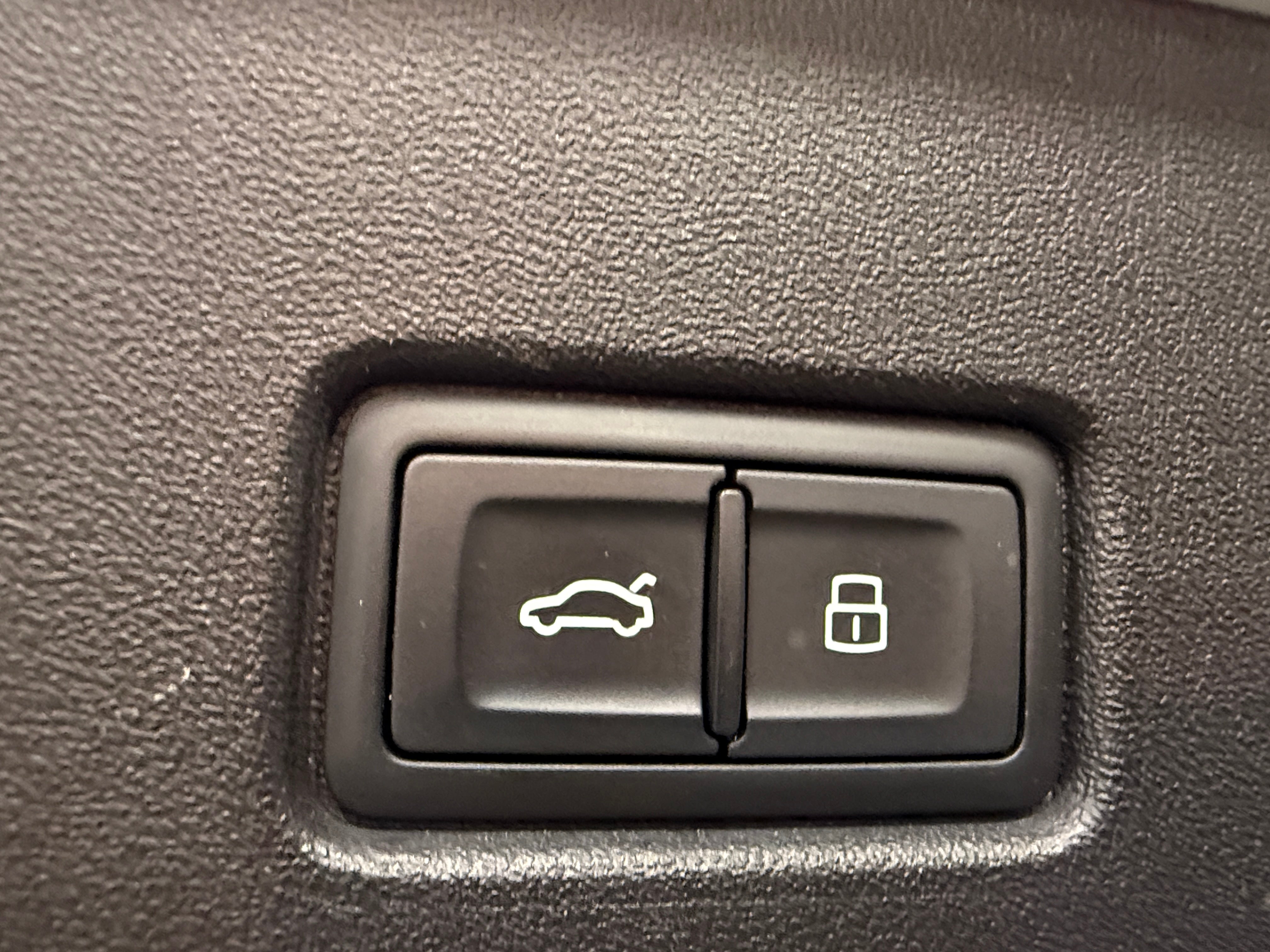 Used 2022 Audi Q4 e-tron Premium with VIN WA1G2BFZ1NP049484 for sale in Auburn, WA