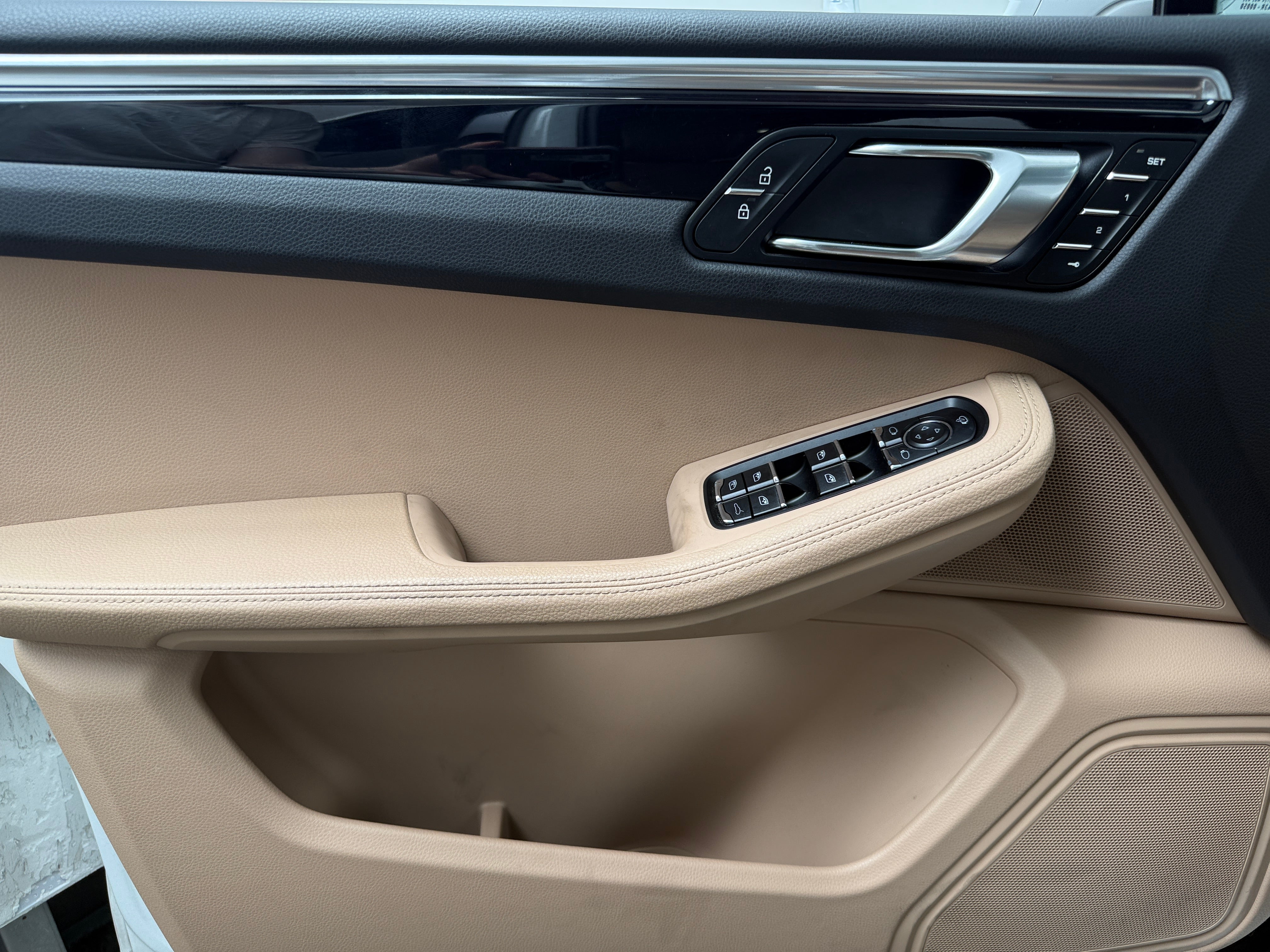 2023 Porsche Macan T