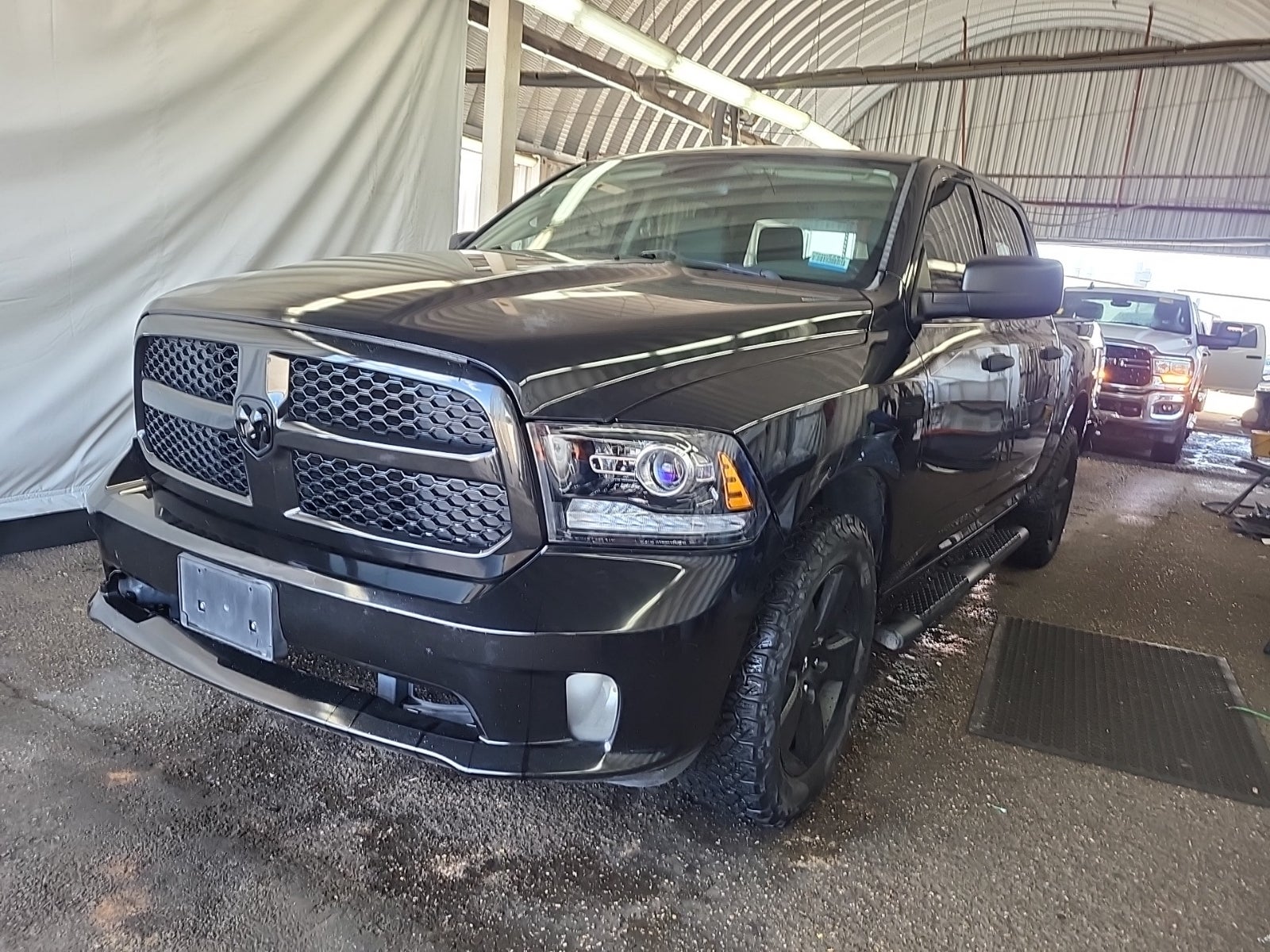 2015 Ram 1500 2WD Crew Cab 140.5" Express