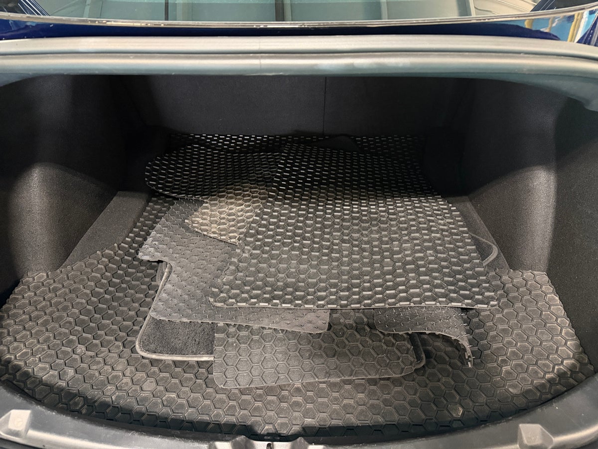2019 Tesla Model 3 Long Range All-Wheel Drive in Deep Blue Metallic — photo 2