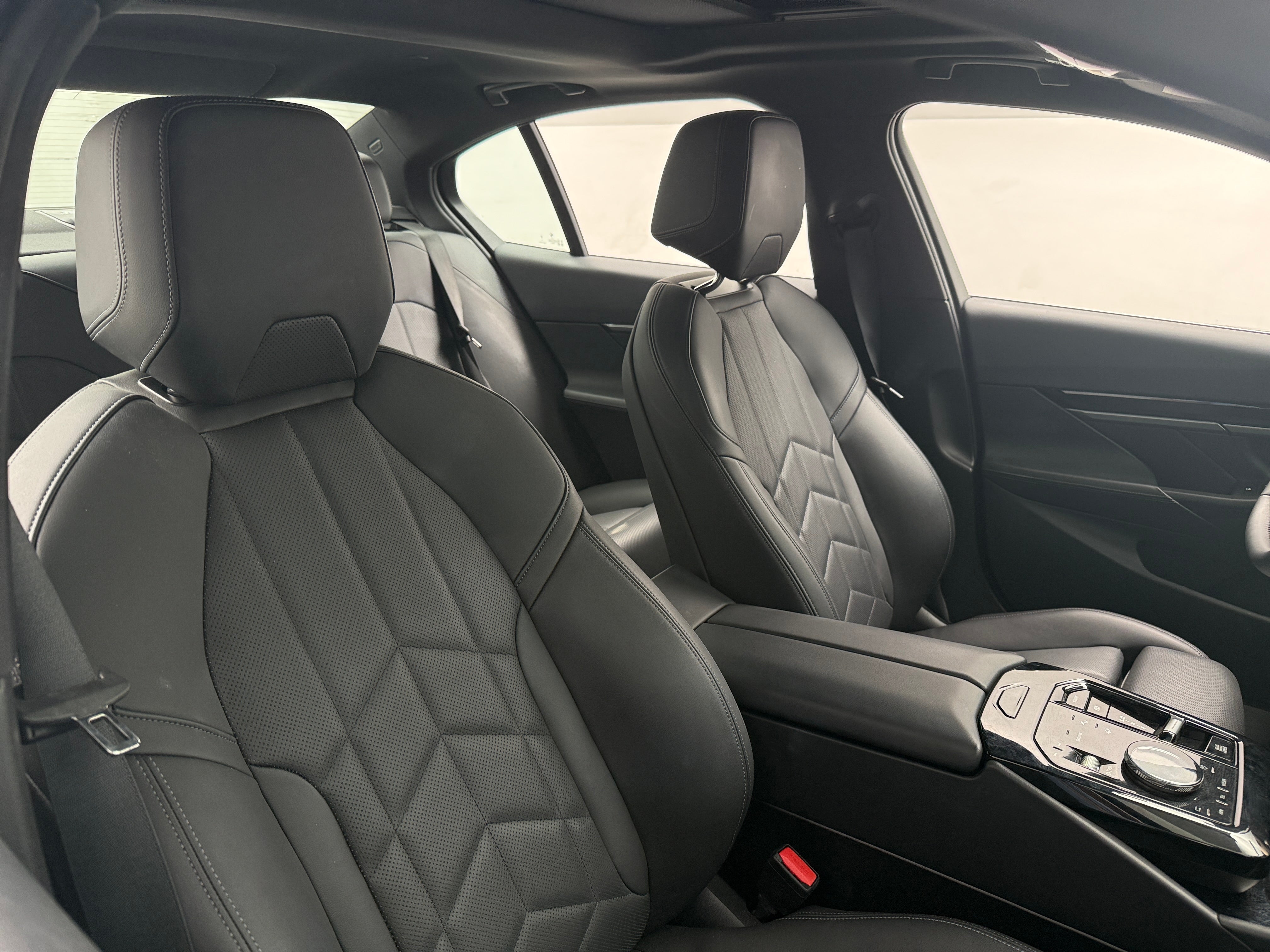 2025 BMW 5 Series 530i