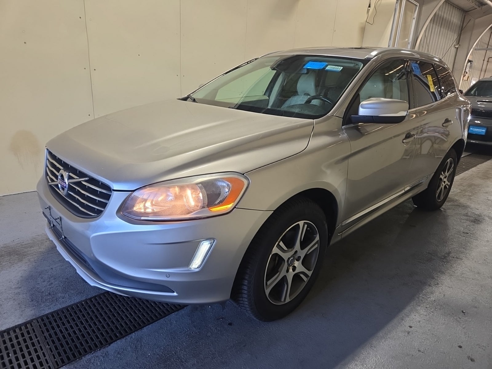 2015 Volvo XC60 T6 Platinum