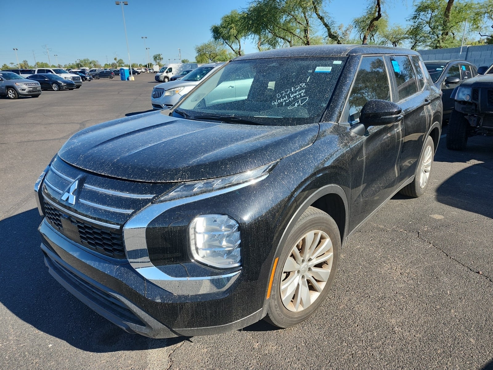 2025 Mitsubishi Outlander ES