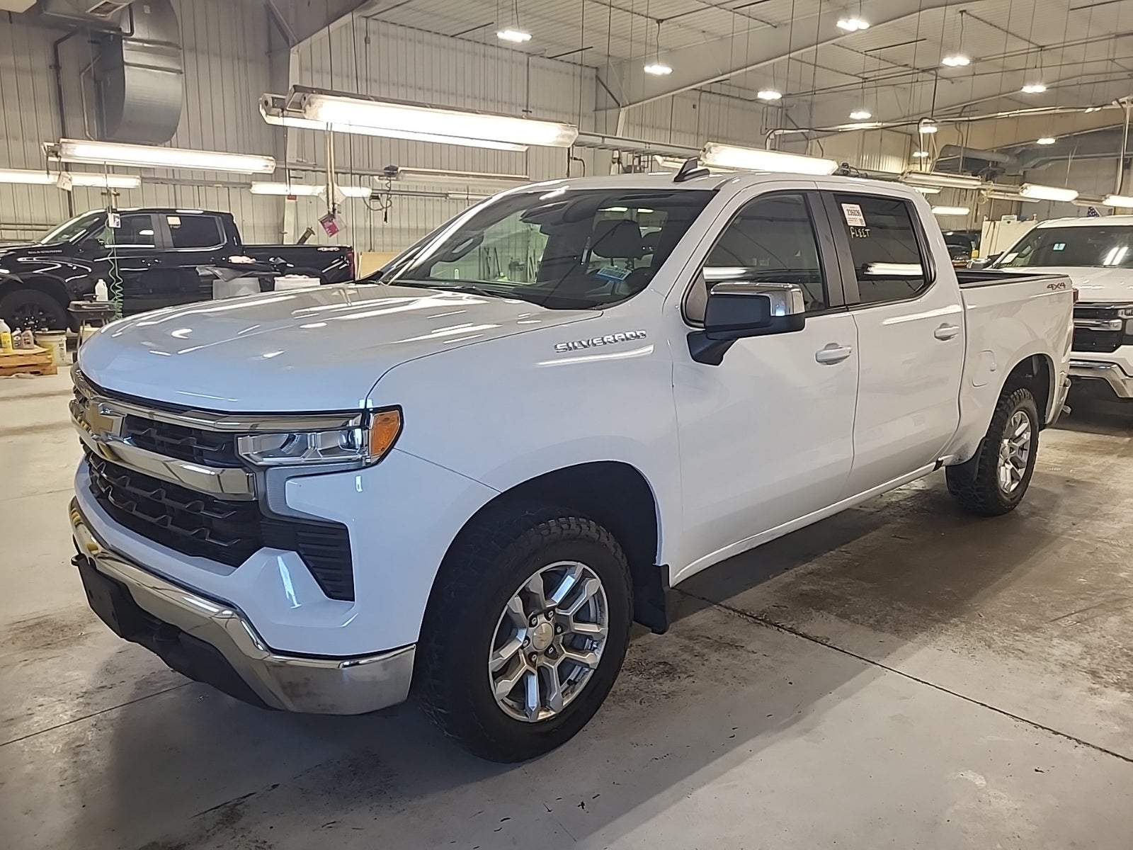 2023 Chevrolet Silverado 1500 4WD Crew Cab 147" LT W/1lt
