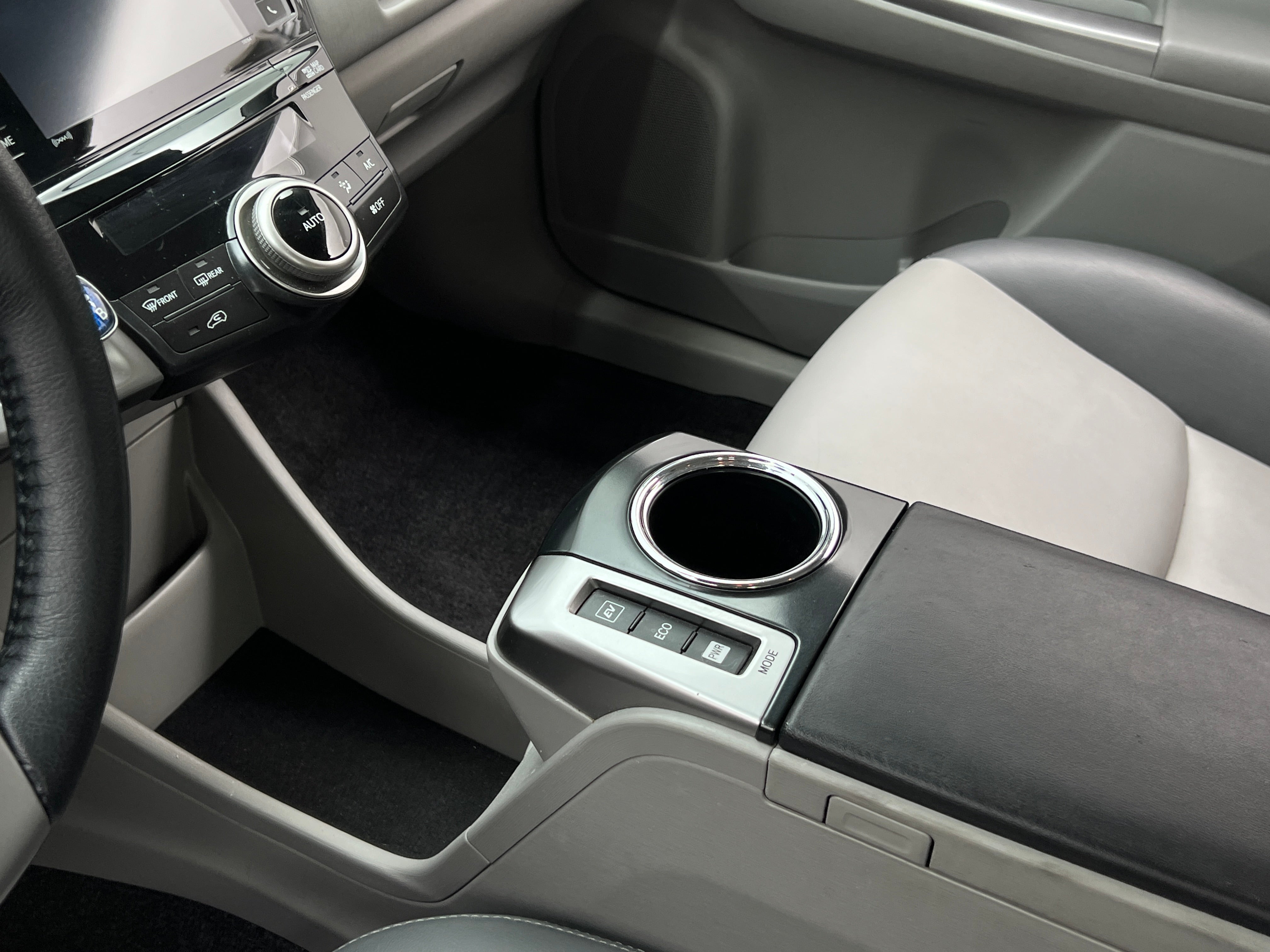 2017 Toyota Prius v