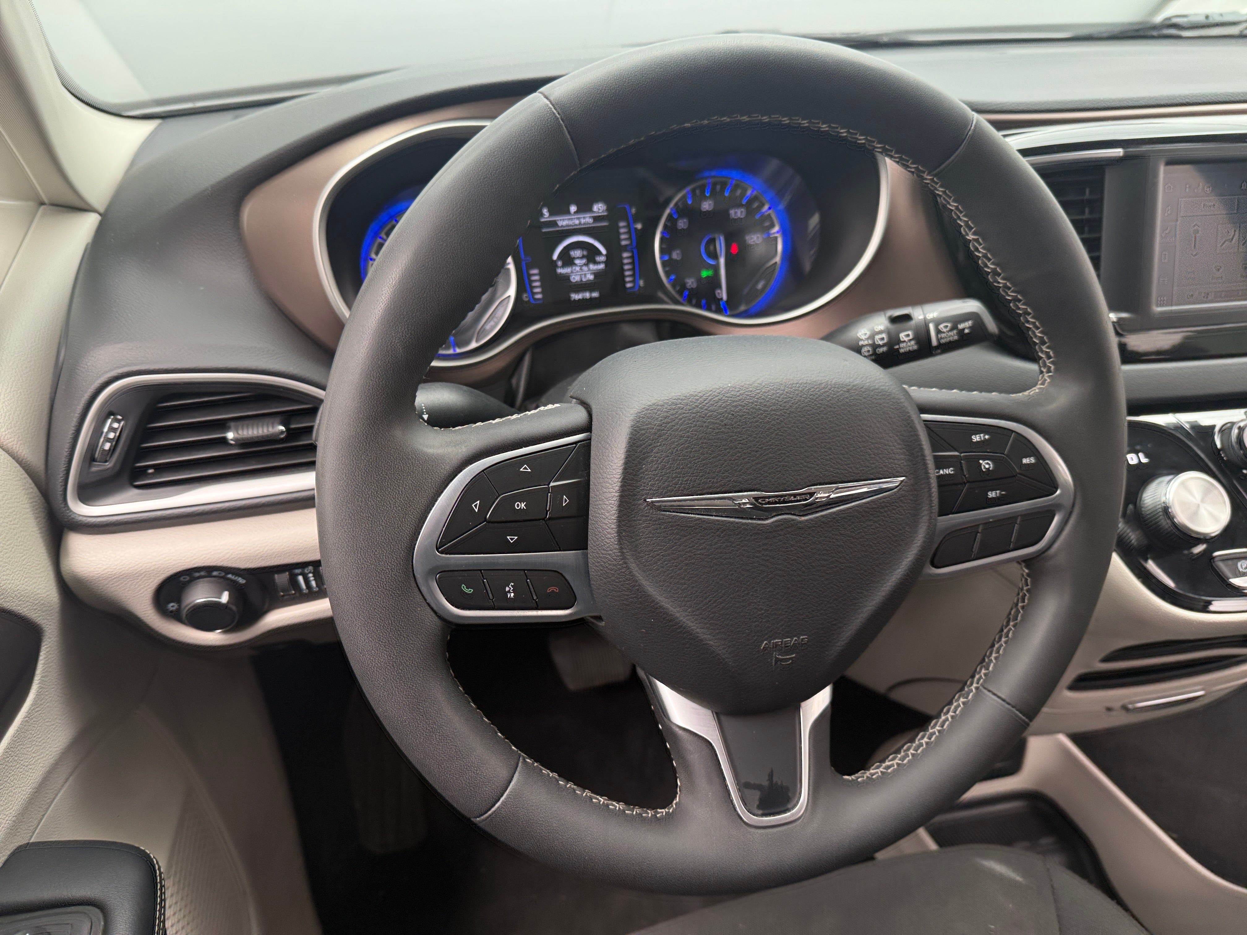 2023 Chrysler Voyager
