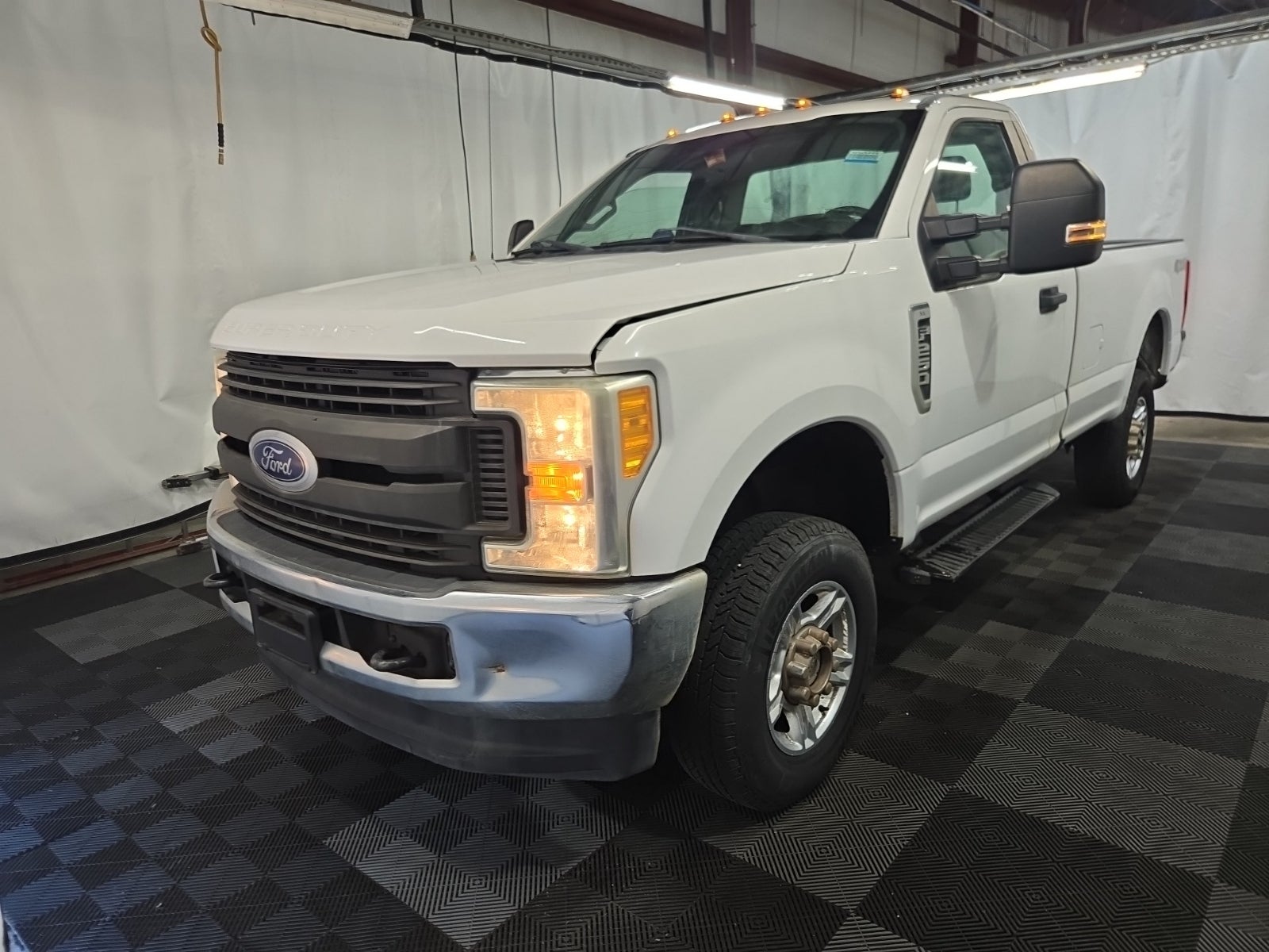 2017 Ford F-250 XL 4WD Reg Cab 8' Box