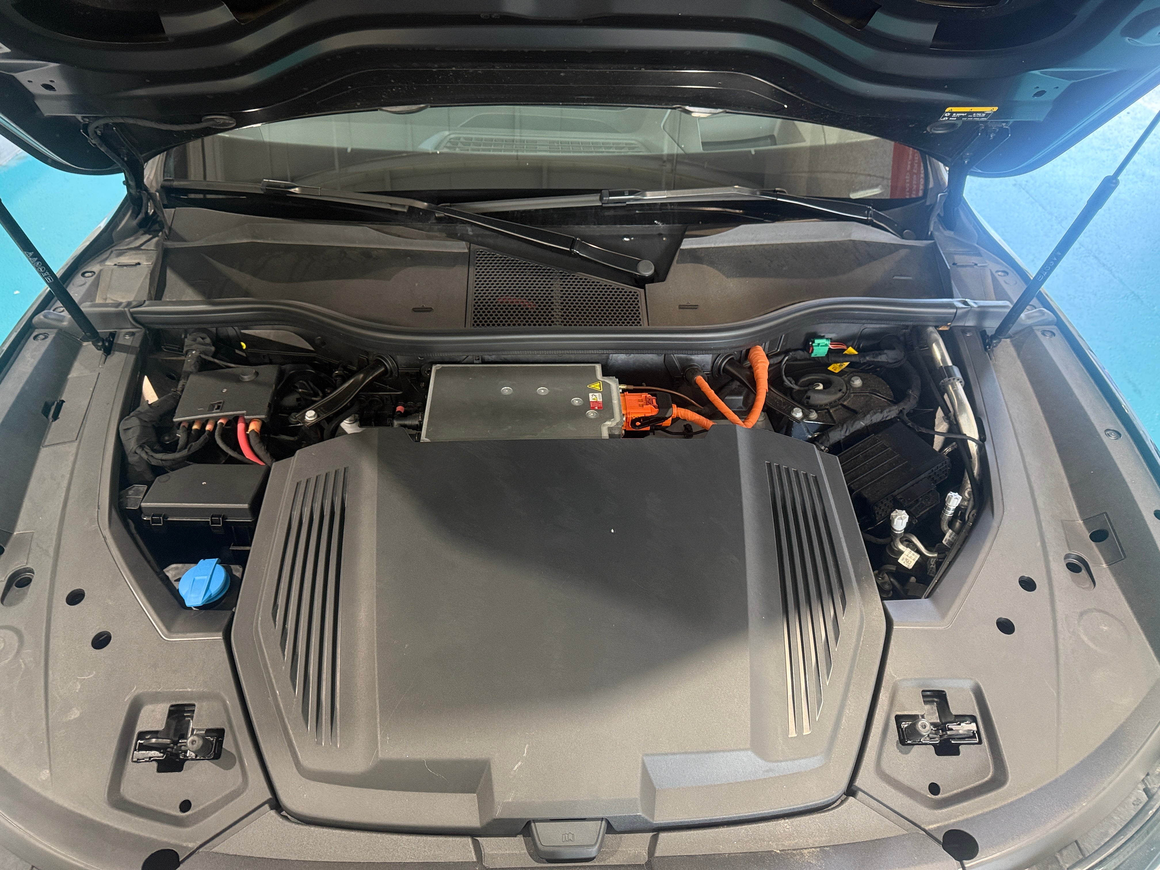 2024 Audi Q8 e-tron