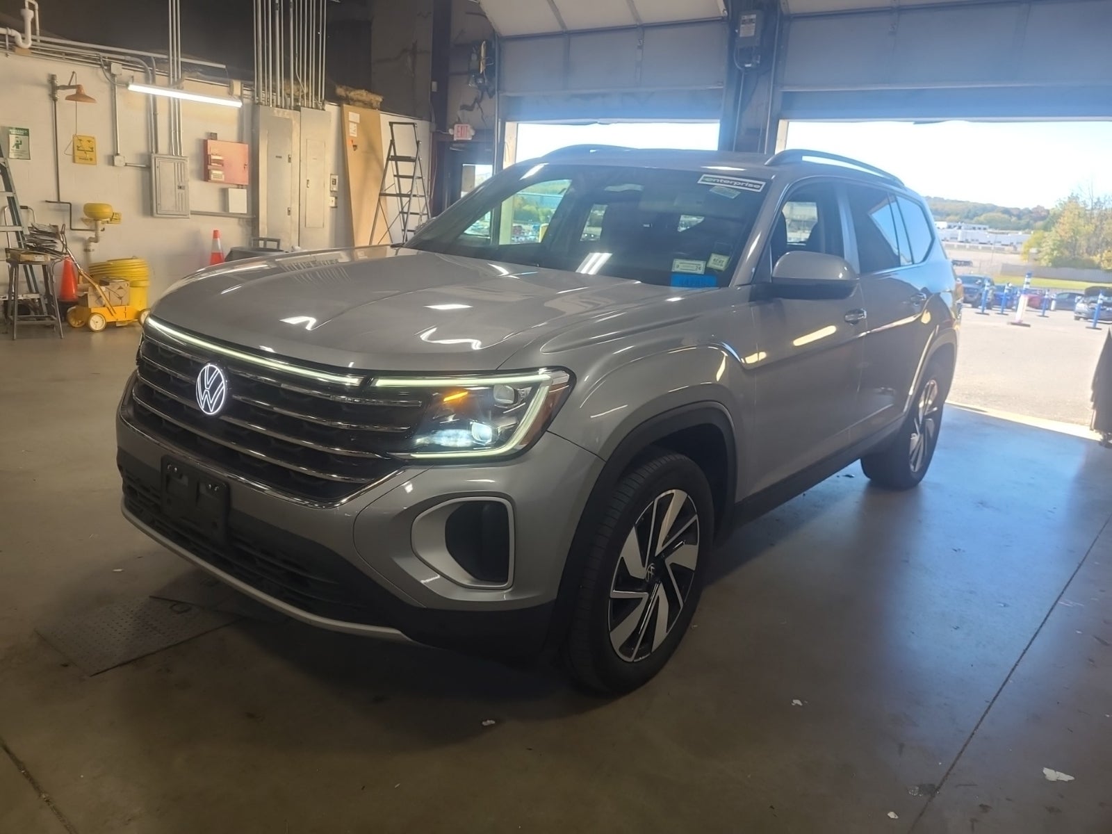 2025 Volkswagen Atlas 2.0t SE W/Technology