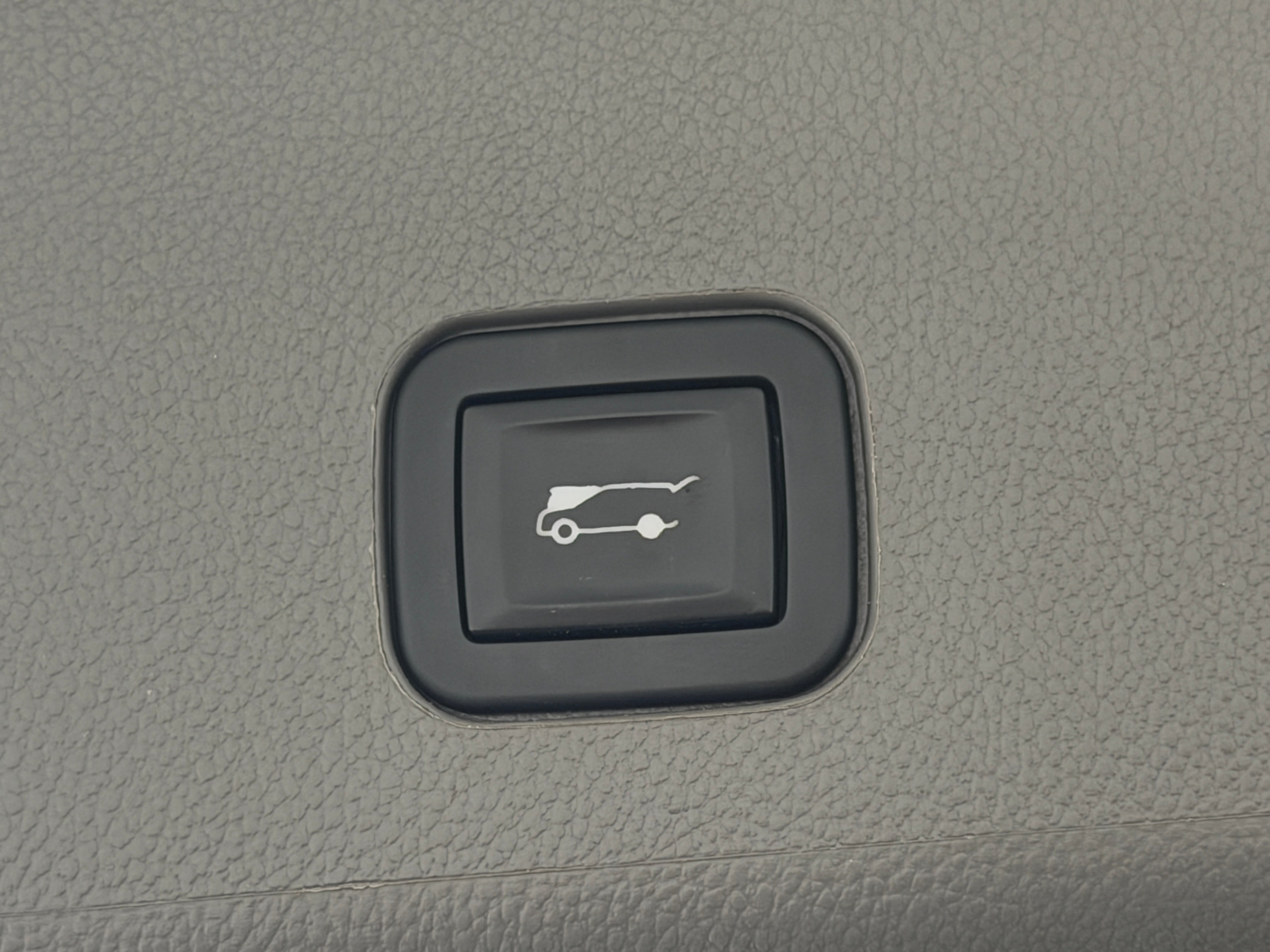 Used 2011 Cadillac SRX Luxury Collection with VIN 3GYFNAEY2BS635274 for sale in Pewaukee, WI