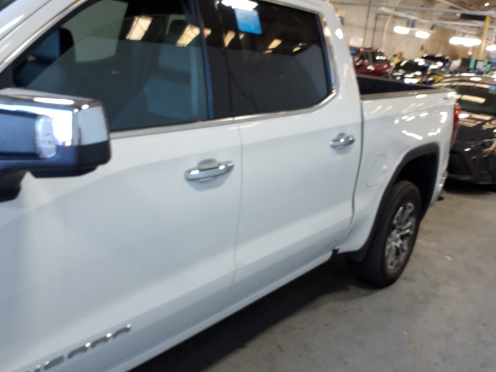 2025 GMC Sierra 1500 4WD Crew Cab 147" SLT