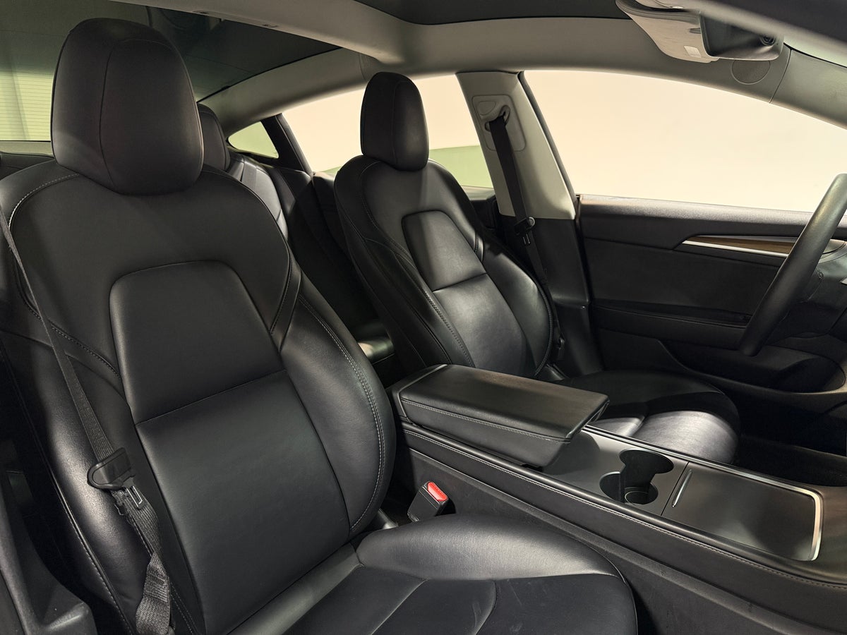 2022 Tesla Model 3 Rear-Wheel Drive in Midnight Silver Metallic — photo 2
