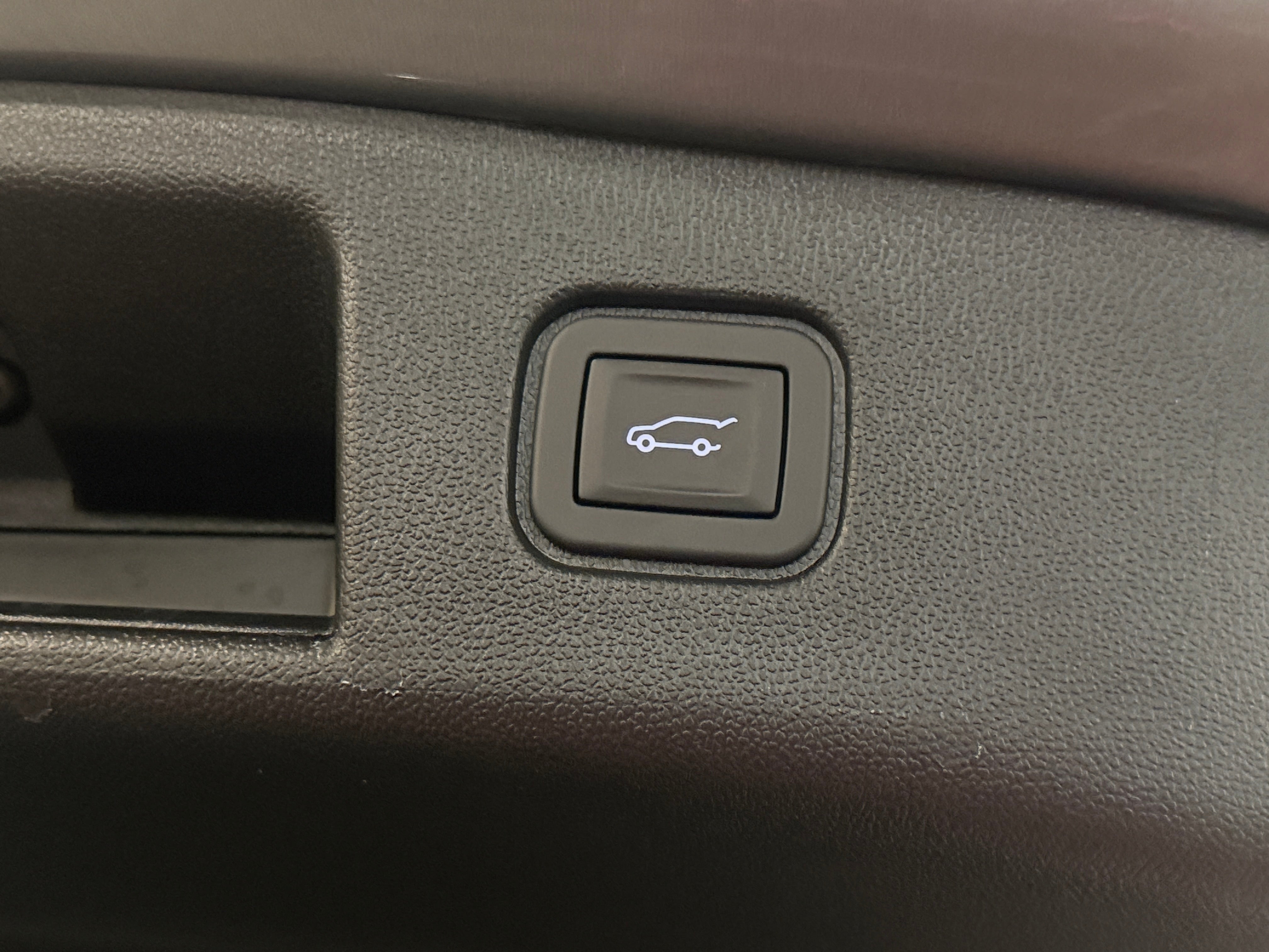 Used 2025 Chevrolet Blazer EV RS with VIN 3GNKDJRJ3SS169575 for sale in Auburn, WA