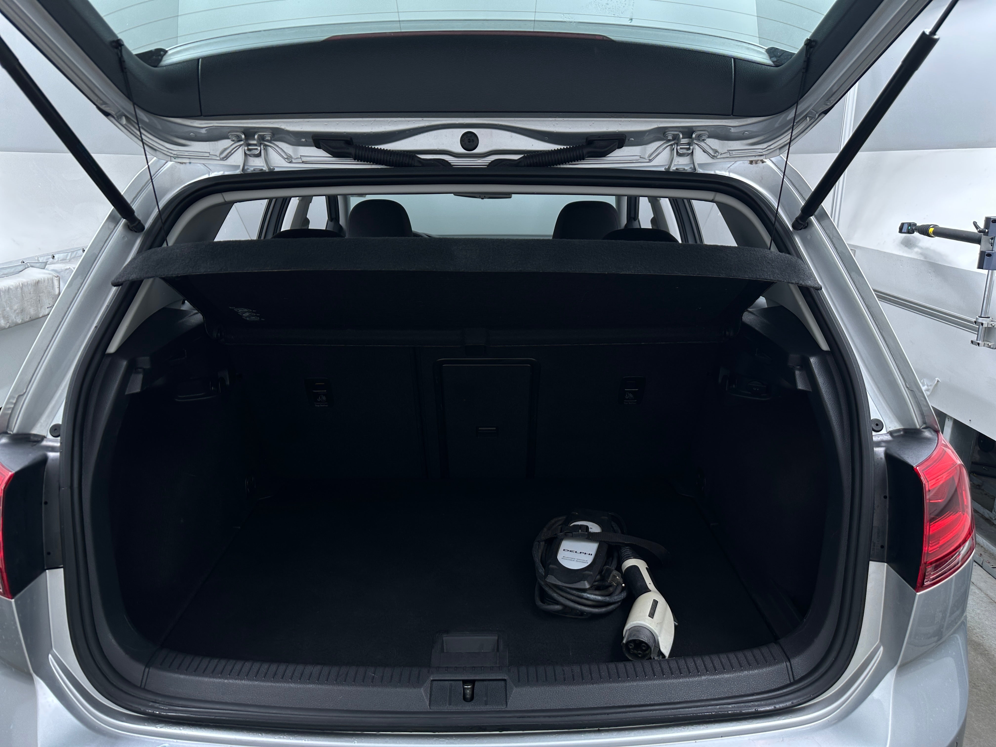 Used 2015 Volkswagen e-Golf e-Golf Limited Edition with VIN WVWKP7AU0FW906315 for sale in Auburn, WA