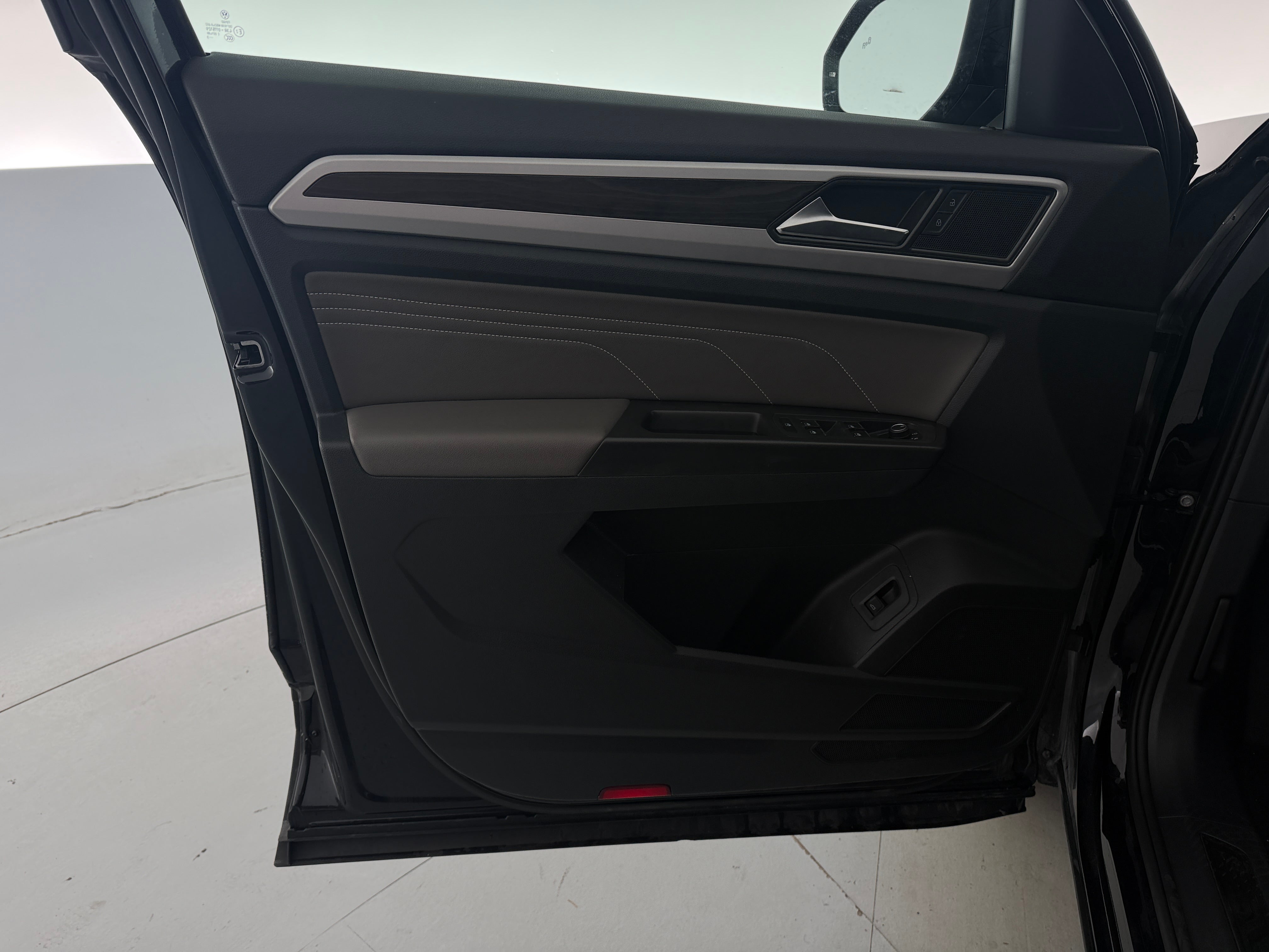 2023 Volkswagen Atlas SE w/Tech