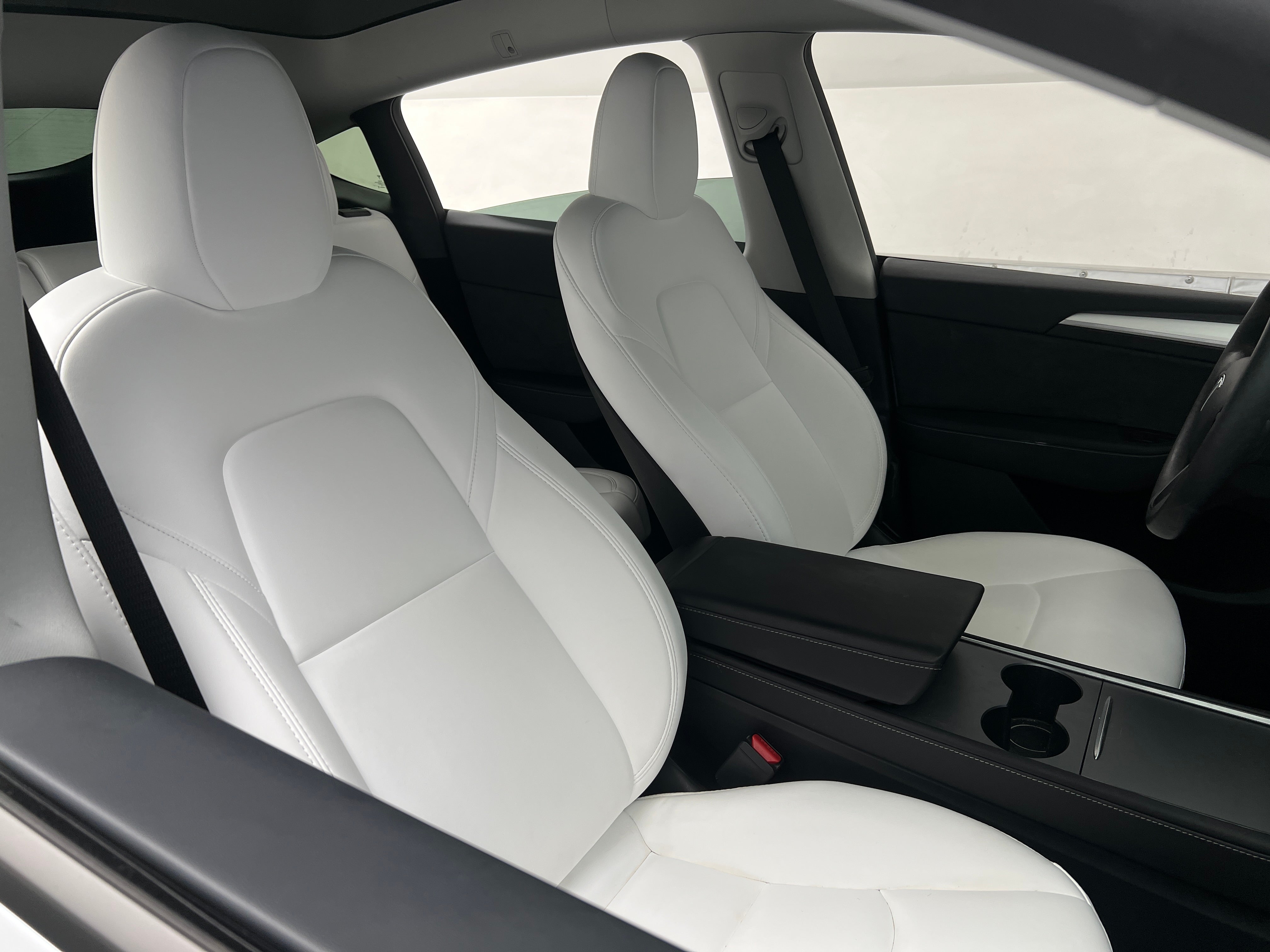 Used 2024 Tesla Model Y Long Range with VIN 7SAYGDED0RF083044 for sale in Auburn, WA