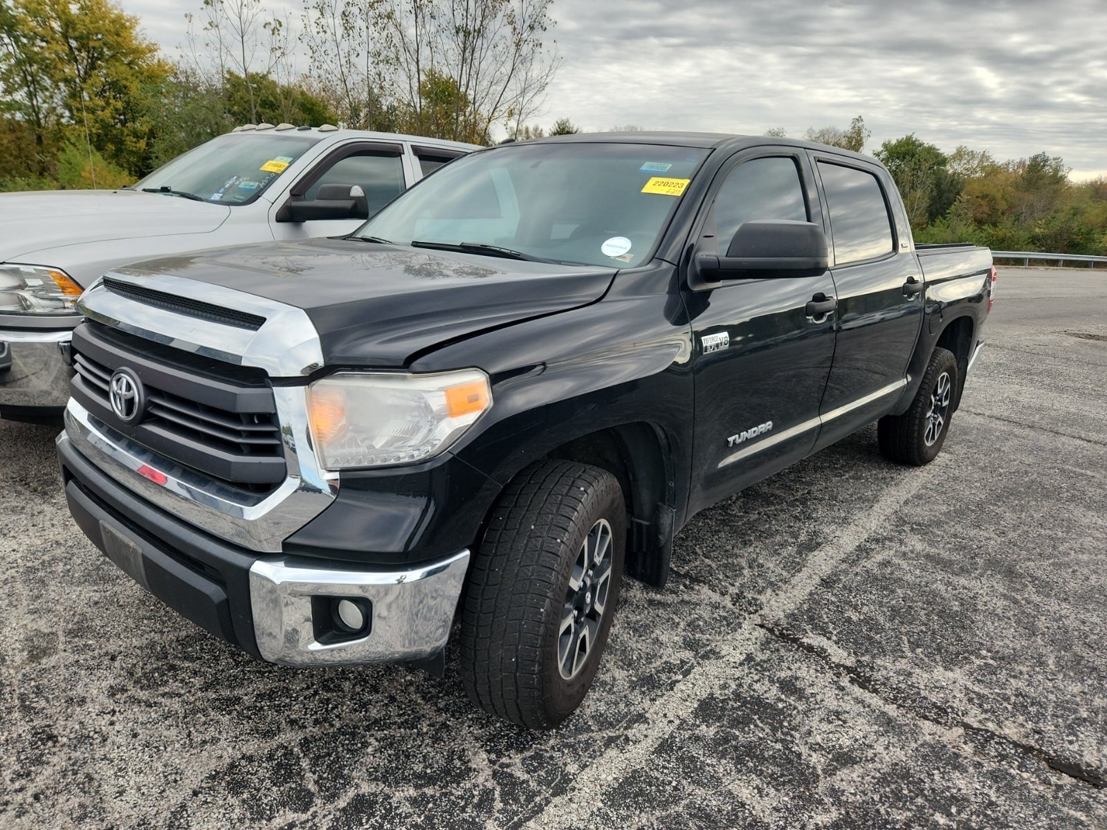 2015 Toyota Tundra Crewmax 5.7l FFV V8 6-SPD At SR5