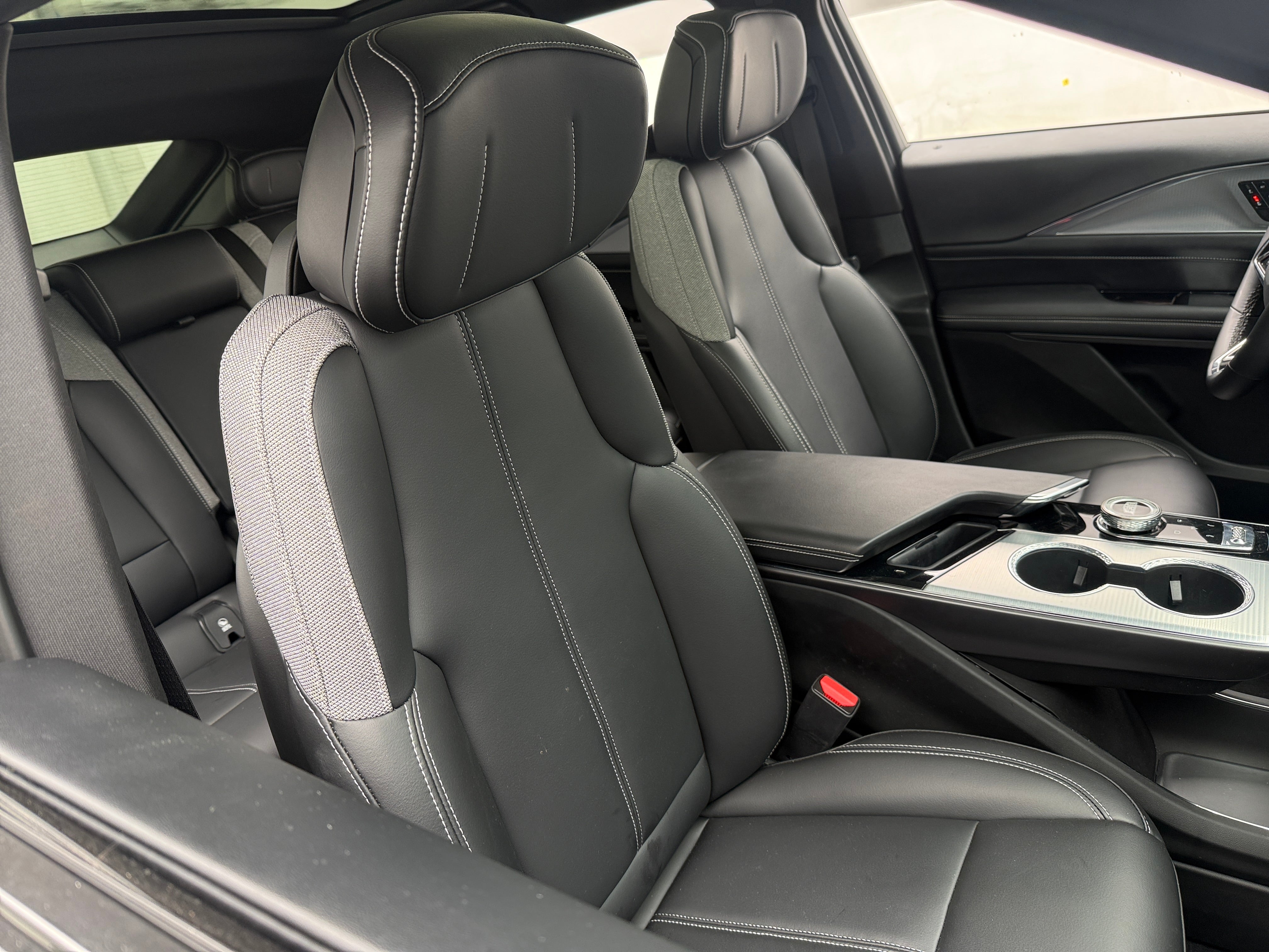 Used 2024 Cadillac LYRIQ Tech with VIN 1GYKPMRL5RZ103183 for sale in Auburn, WA