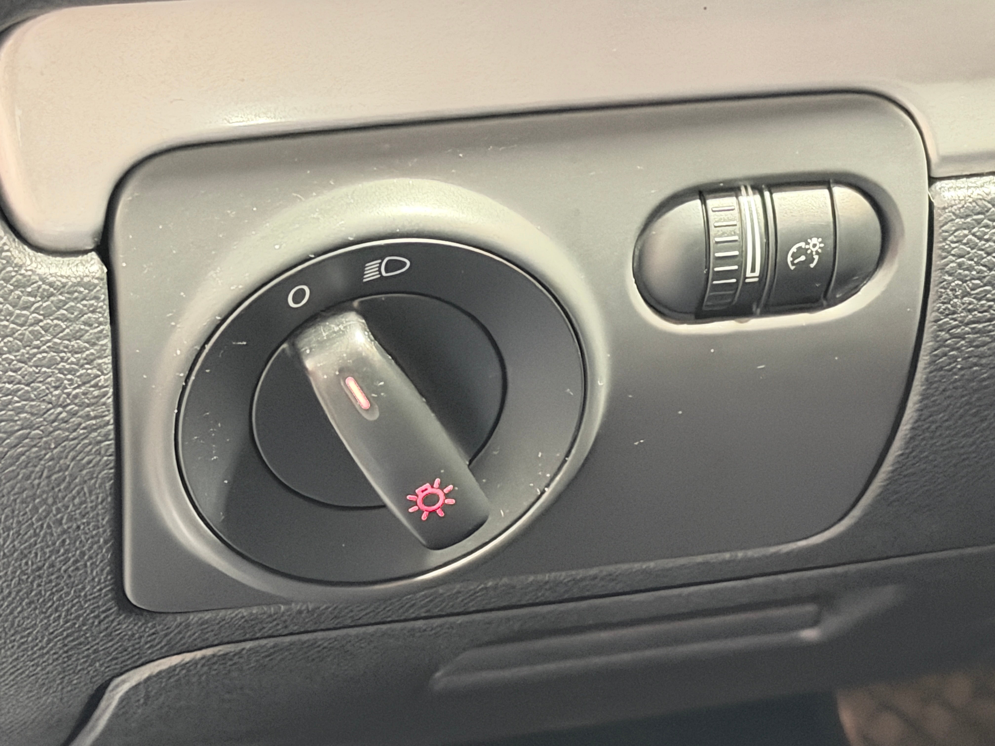 Used 2014 Volkswagen Golf Base with VIN WVWDB7AJ3EW006570 for sale in Pewaukee, WI