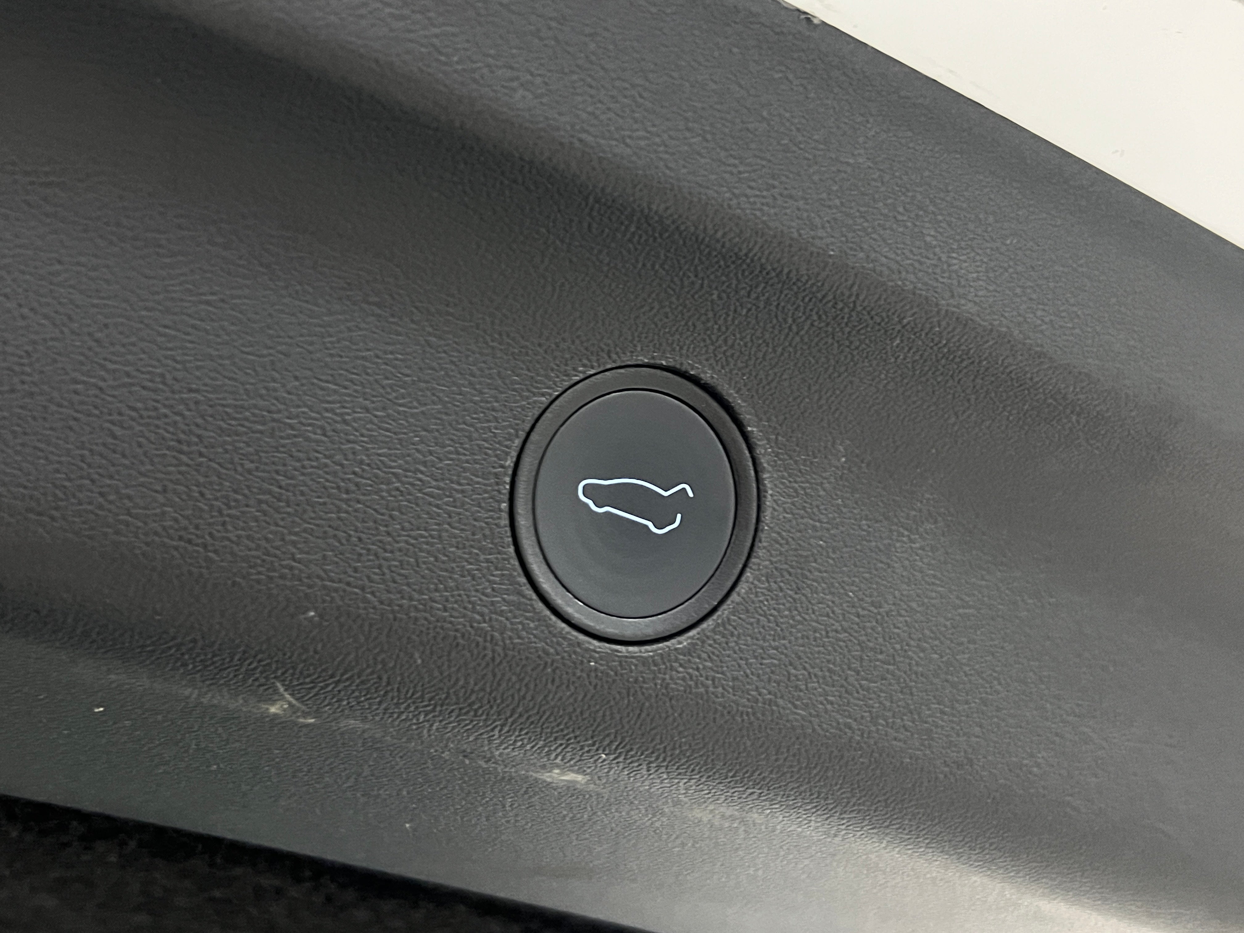 Used 2021 Tesla Model Y Long Range with VIN 5YJYGDEE0MF231076 for sale in Auburn, WA