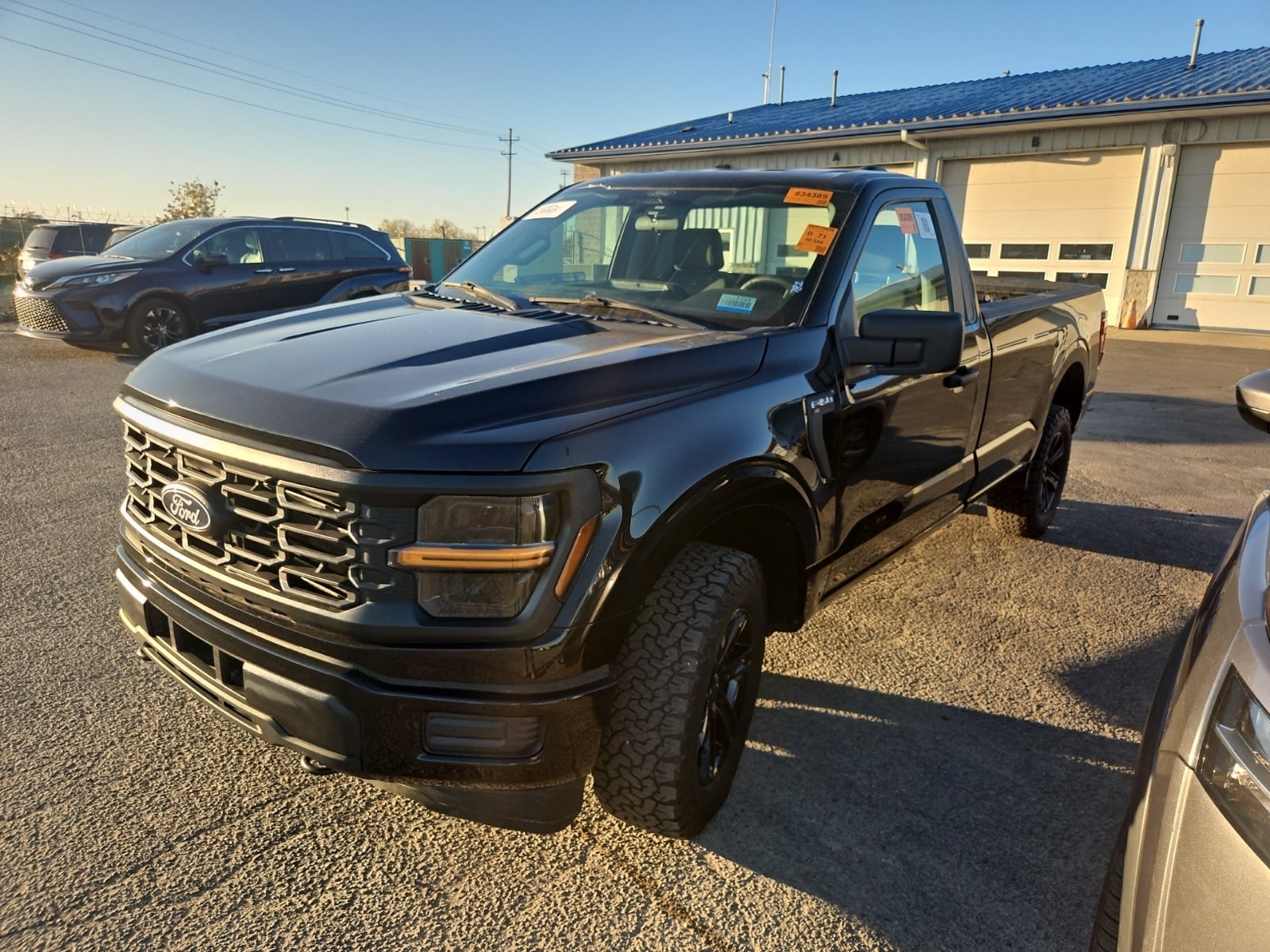 2024 Ford F-150 XL 4WD Reg Cab 8' Box