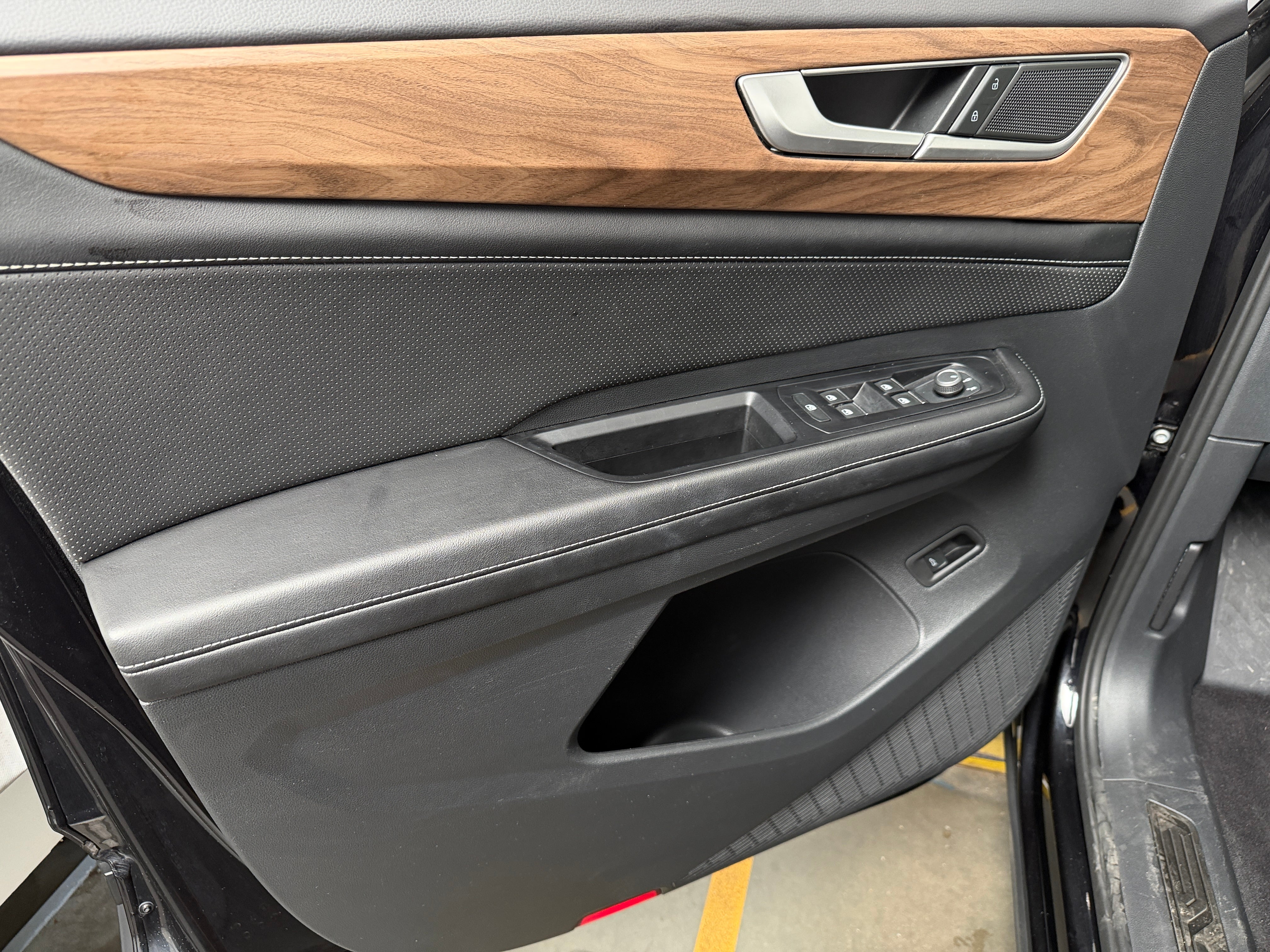 2026 Volkswagen Atlas SE w/Tech
