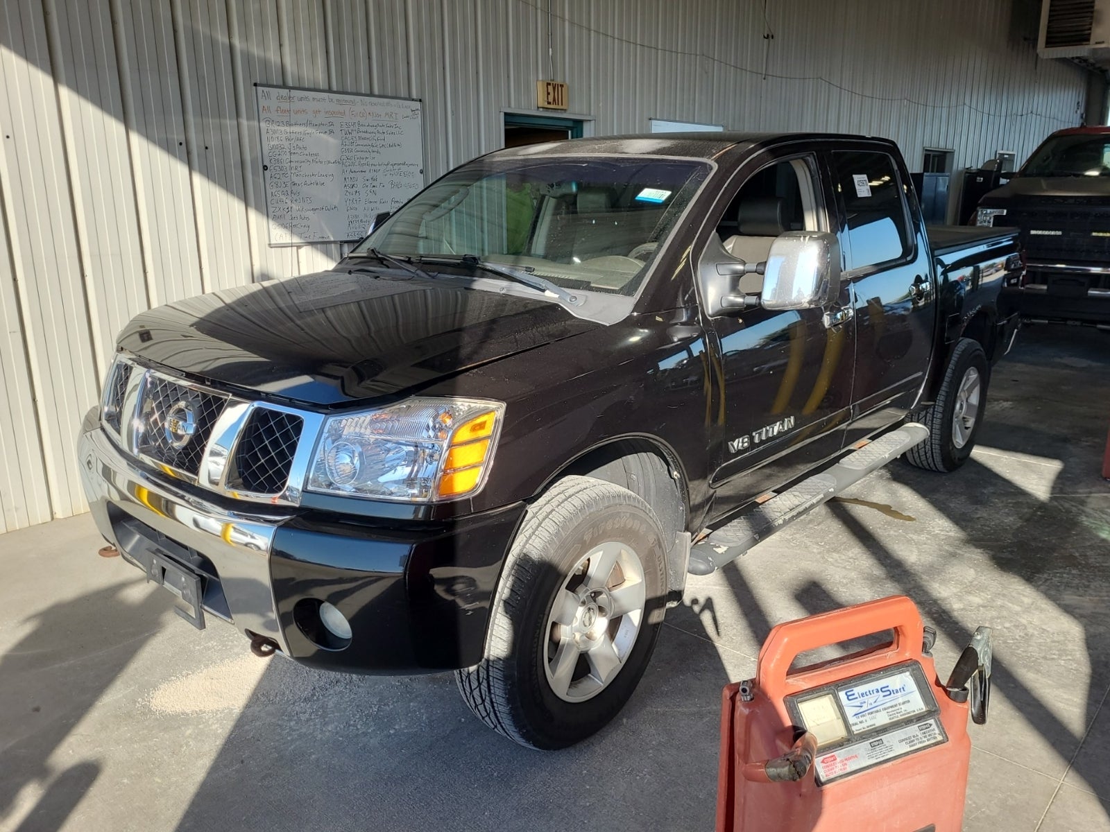 2005 Nissan Titan LE Crew Cab 4WD FFV