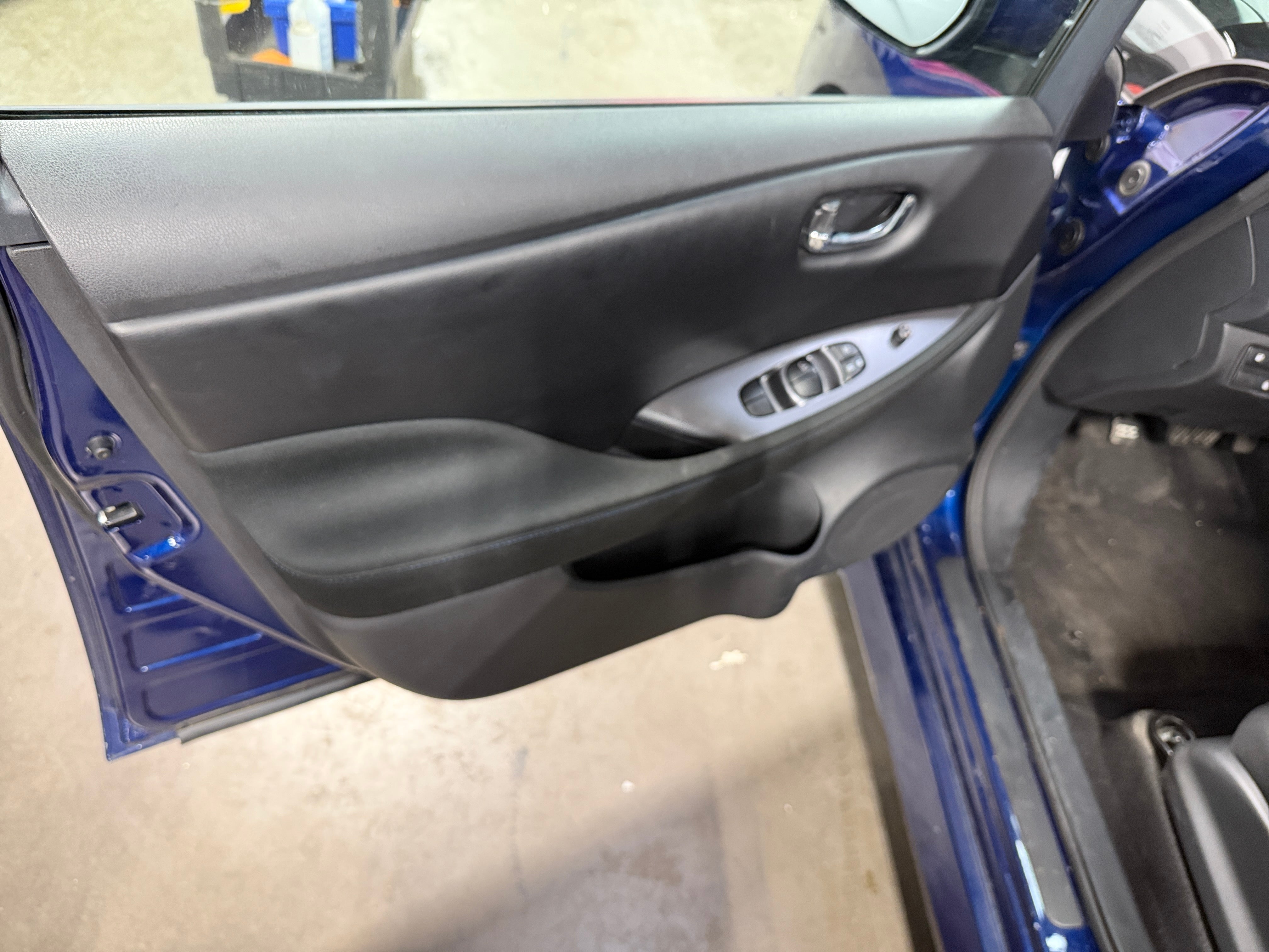 Used 2025 Nissan Leaf S with VIN 1N4AZ1BV1SC561436 for sale in Pewaukee, WI