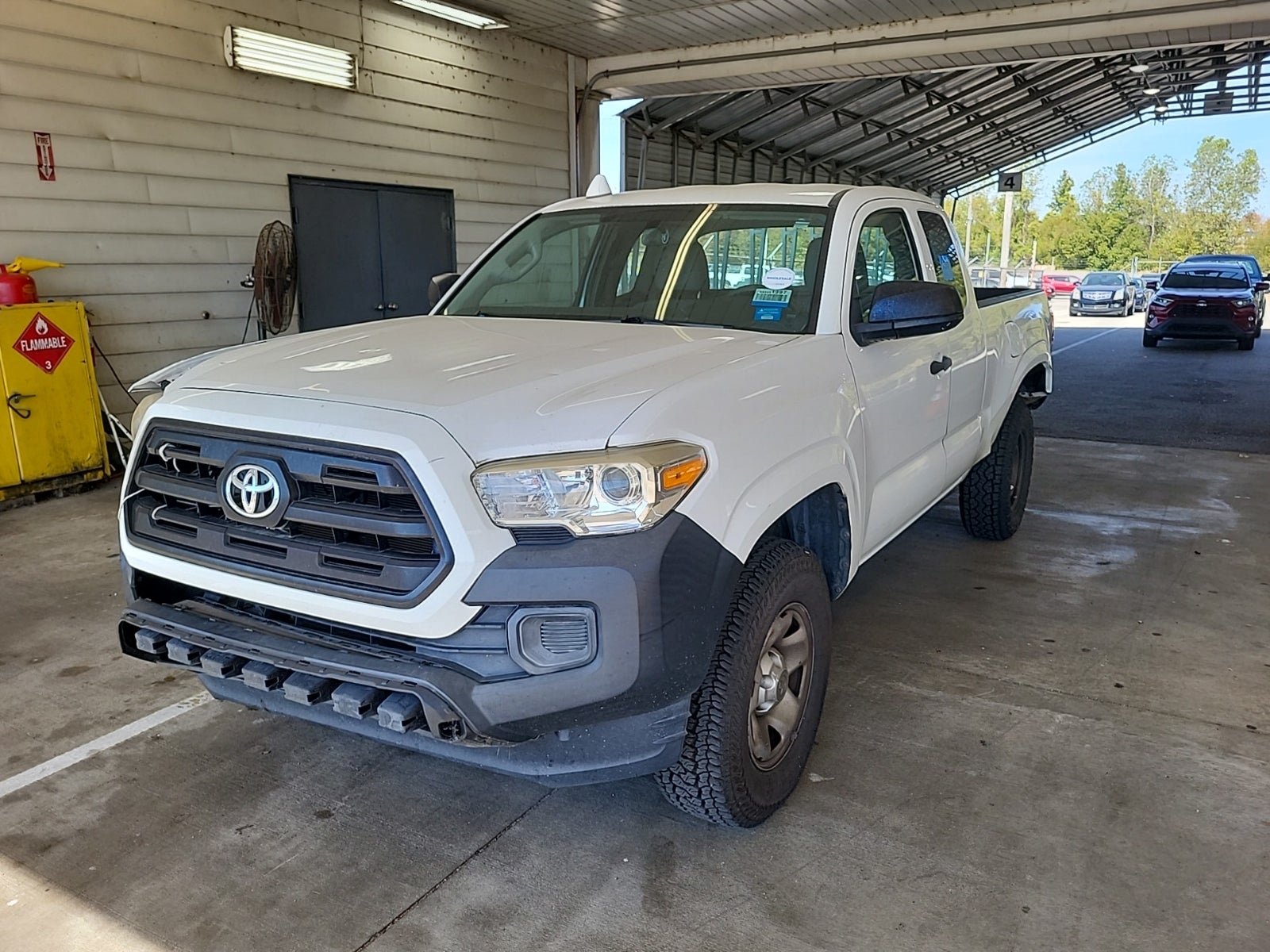2017 Toyota Tacoma SR Access Cab 6' Bed I4 4x2 At