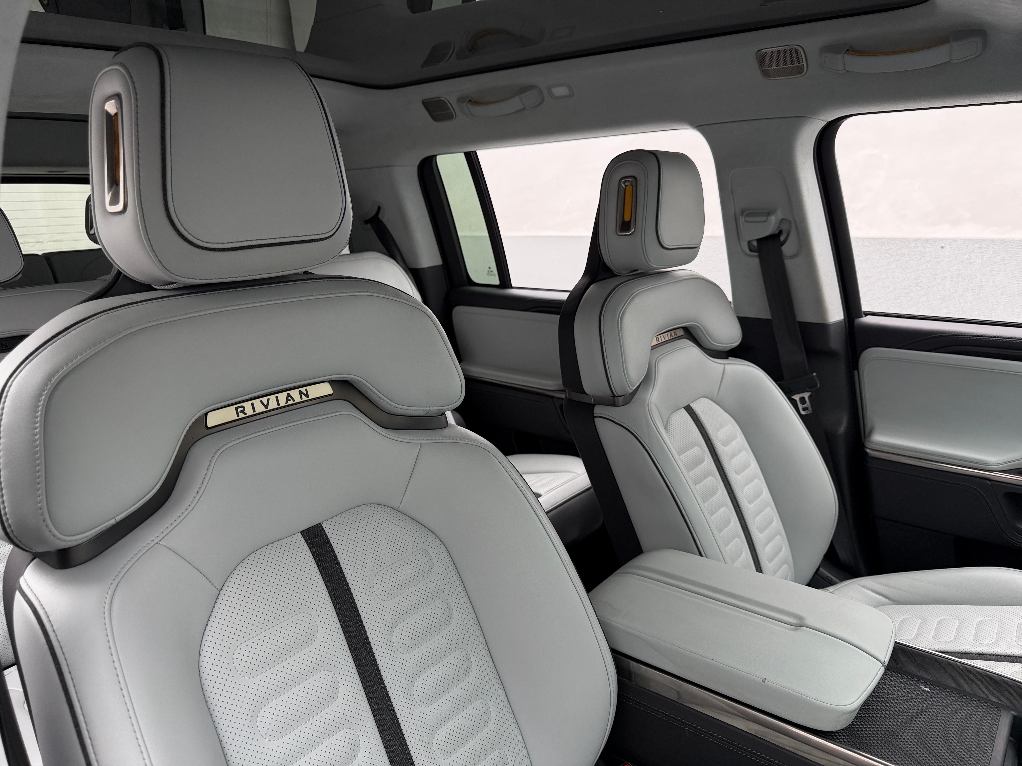 Used 2023 Rivian R1S Adventure with VIN 7PDSGABLXPN009506 for sale in Auburn, WA