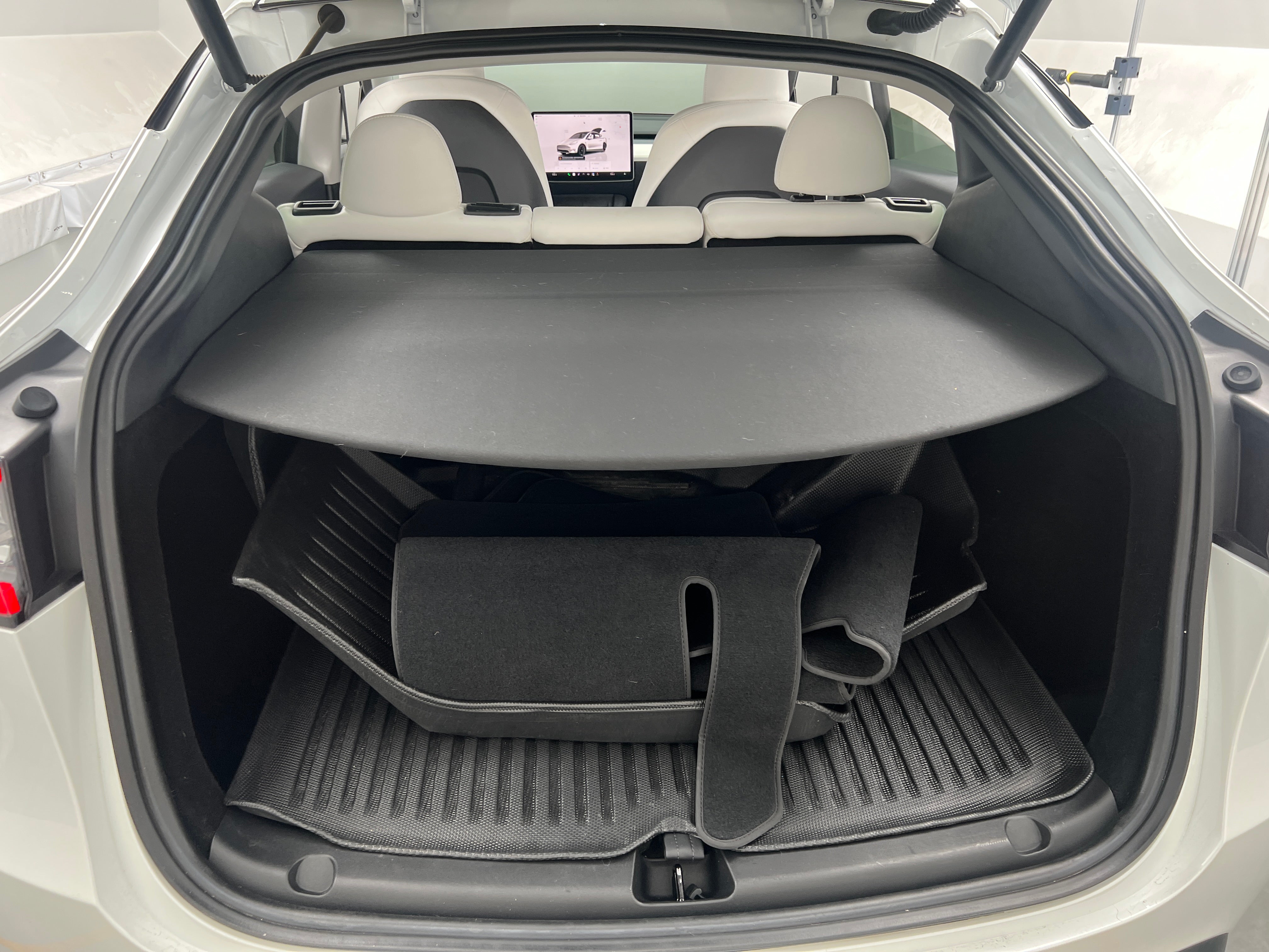 Used 2023 Tesla Model Y Long Range with VIN 7SAYGDEEXPA112018 for sale in Auburn, WA