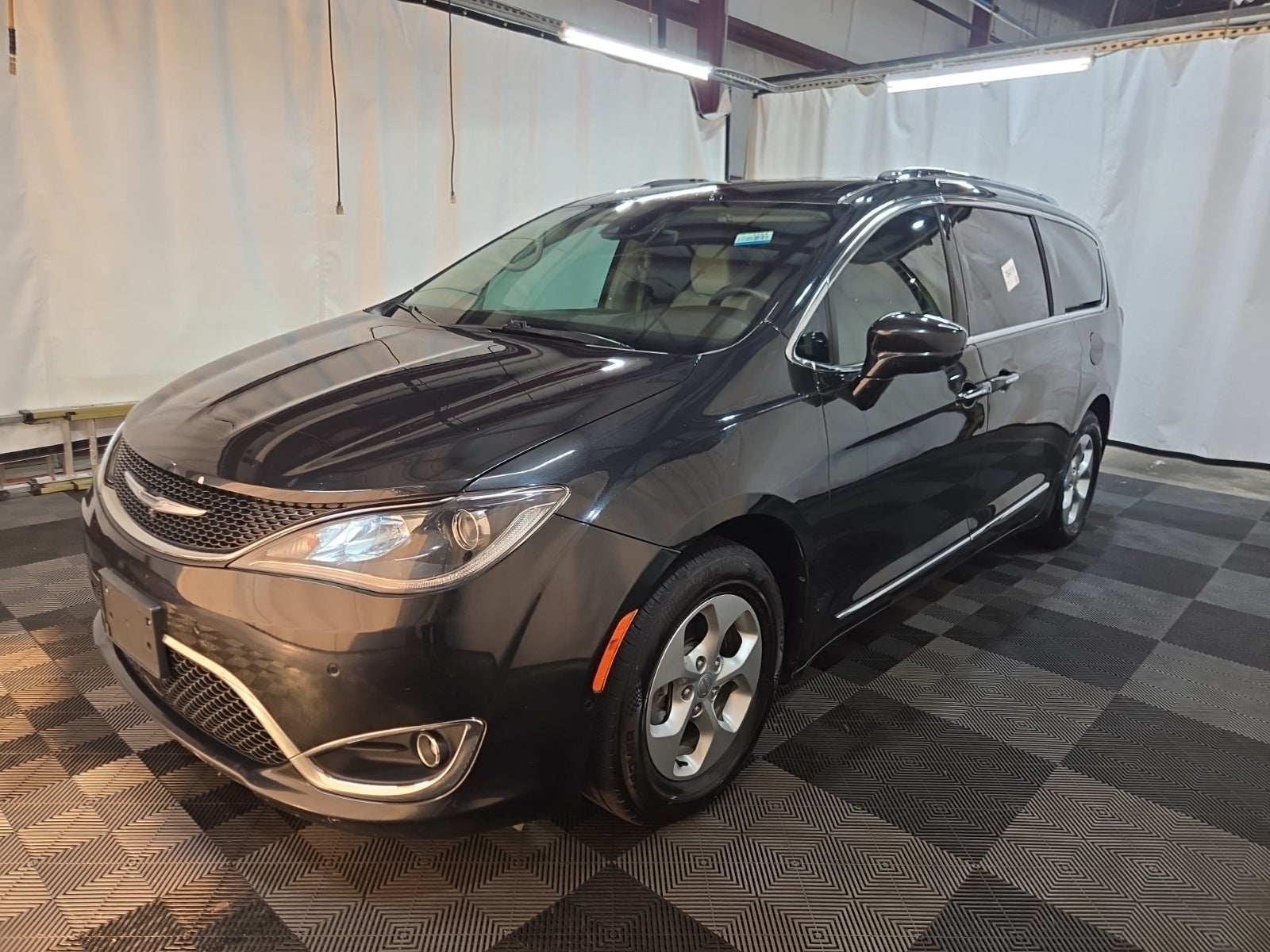 2017 Chrysler Pacifica Touring-L Plus