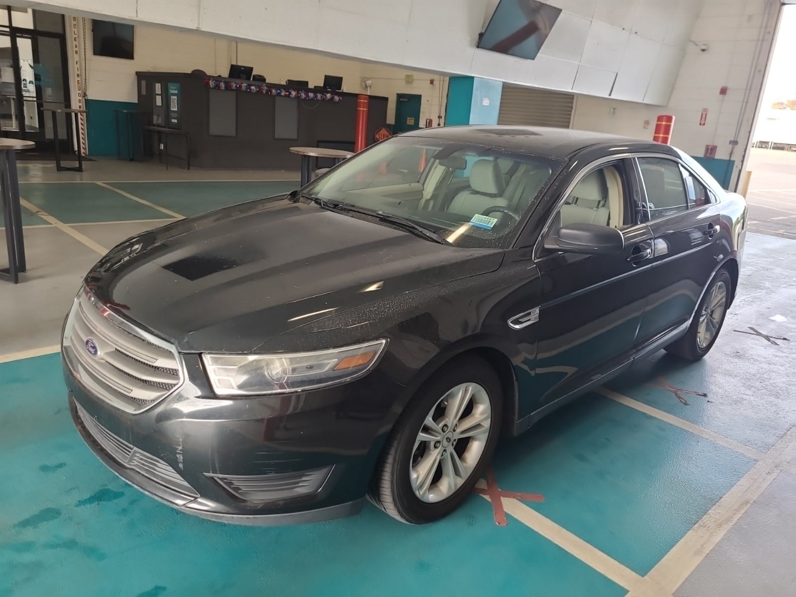2015 Ford Taurus SE