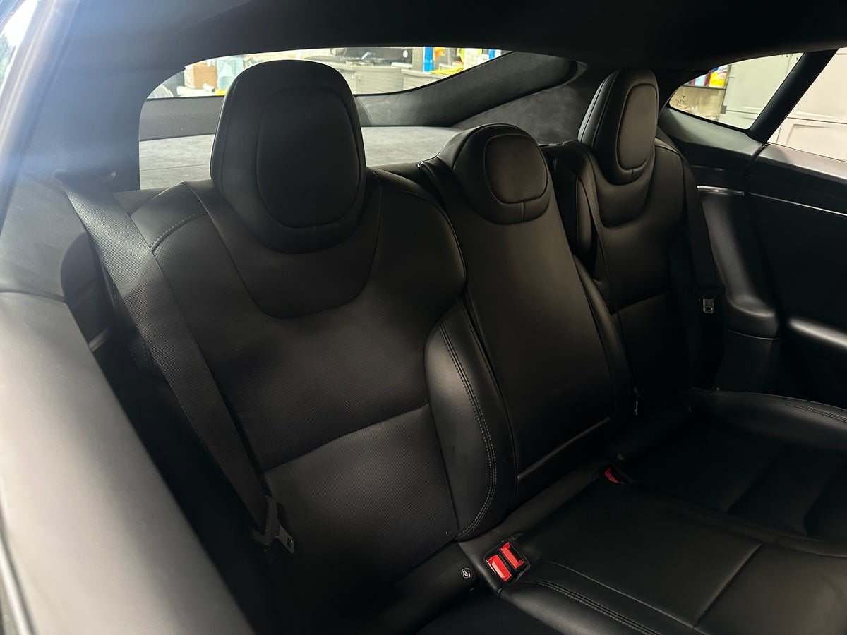 2022 Tesla Model S Long Range in Solid Black — photo 2