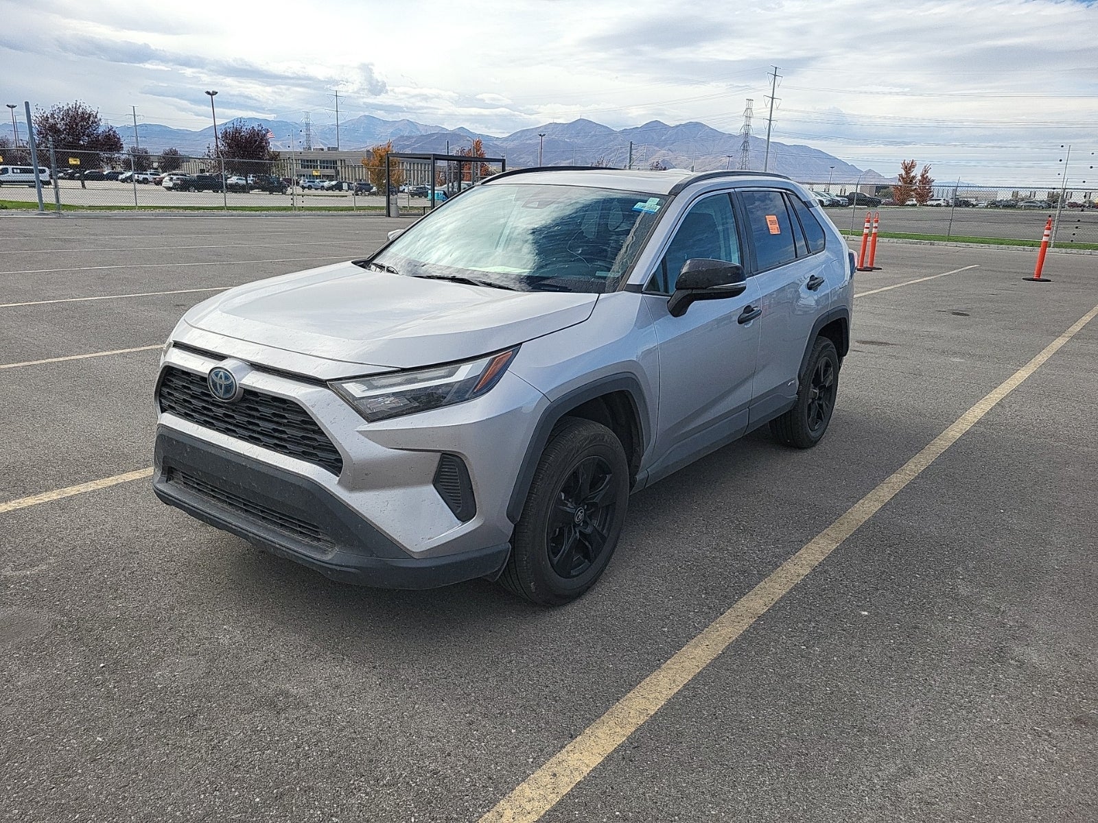 2022 Toyota RAV4 Hybrid XLE