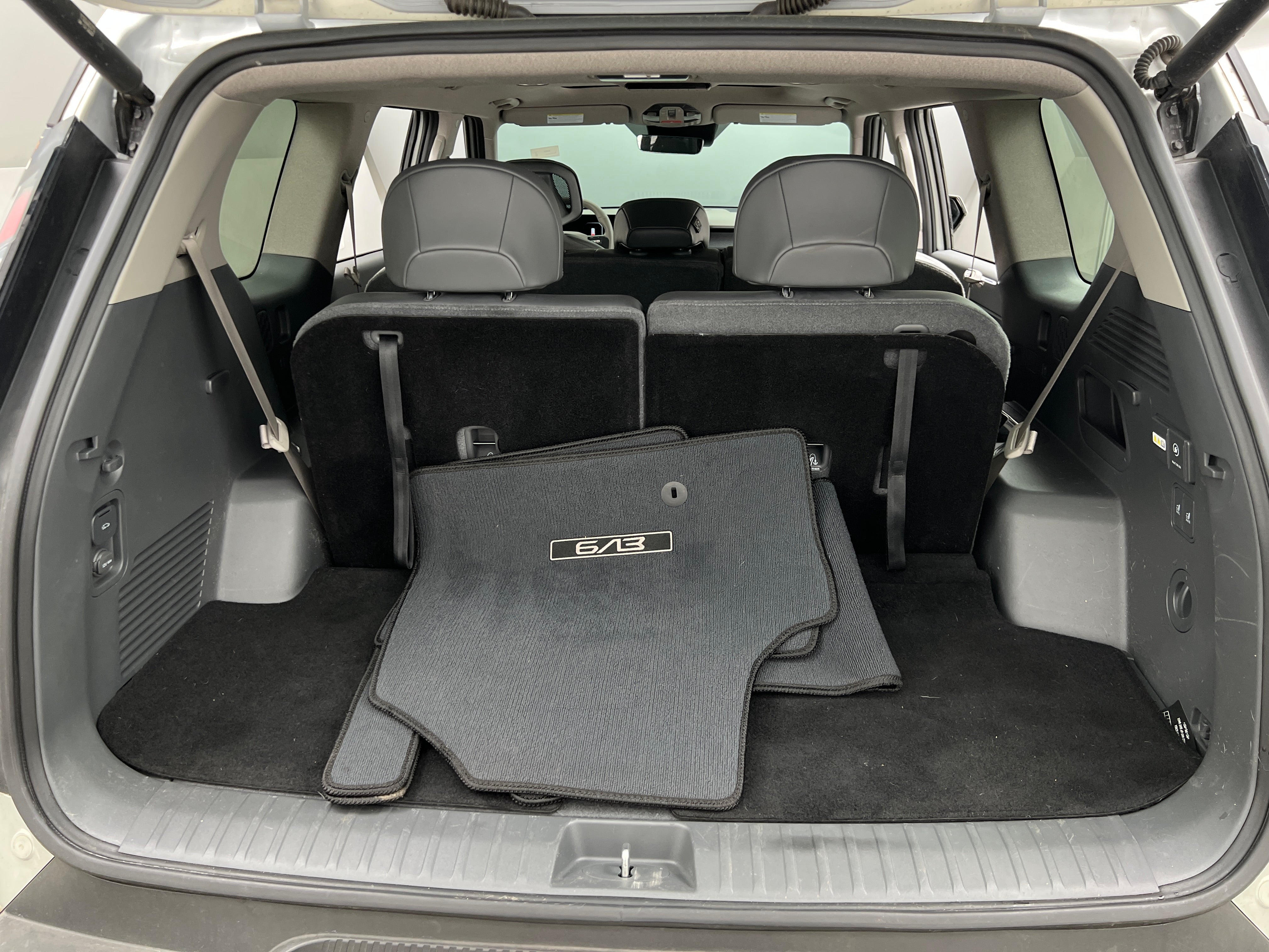 Used 2024 Kia EV9 Wind with VIN KNDAFFS54R6033916 for sale in Auburn, WA