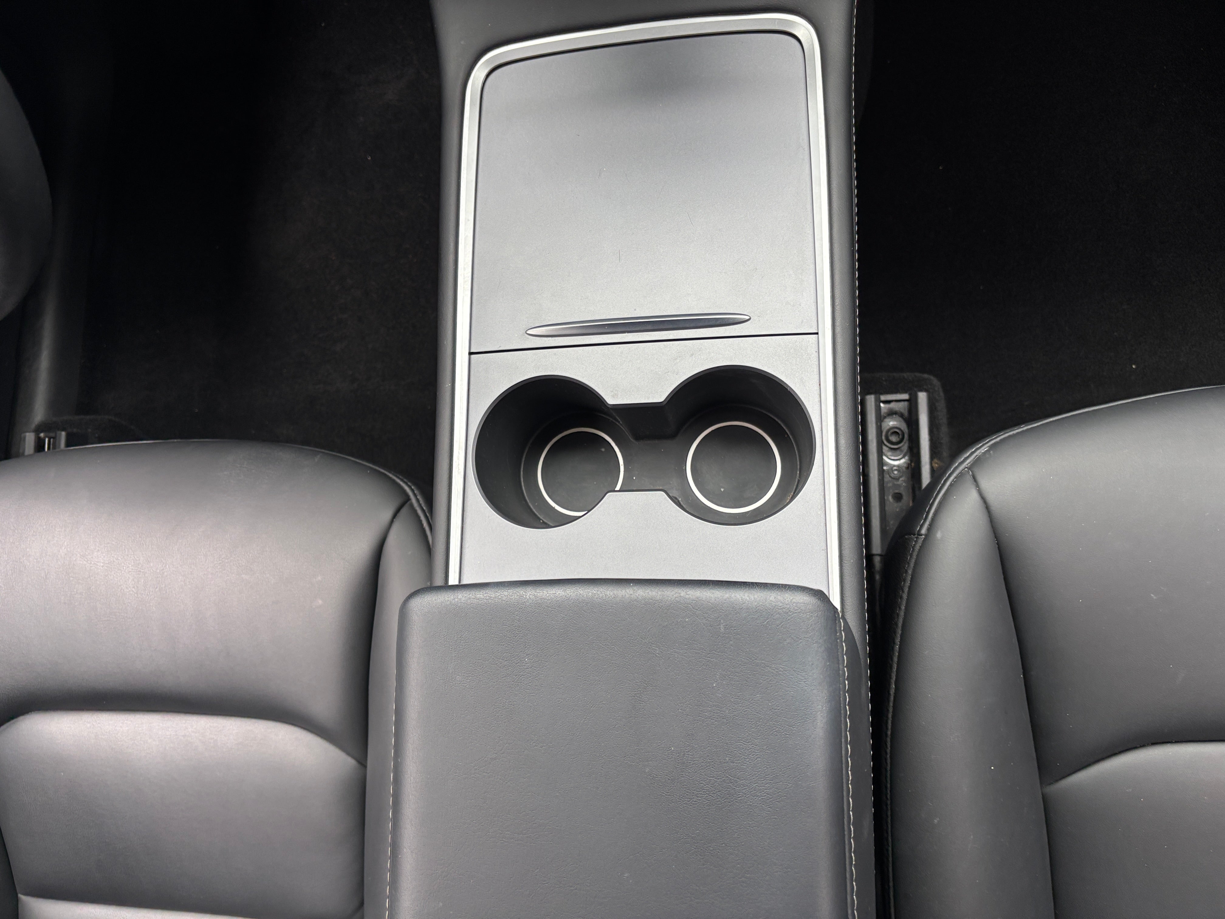 Used 2022 Tesla Model Y Long Range with VIN 7SAYGDEE3NA019189 for sale in Pewaukee, WI