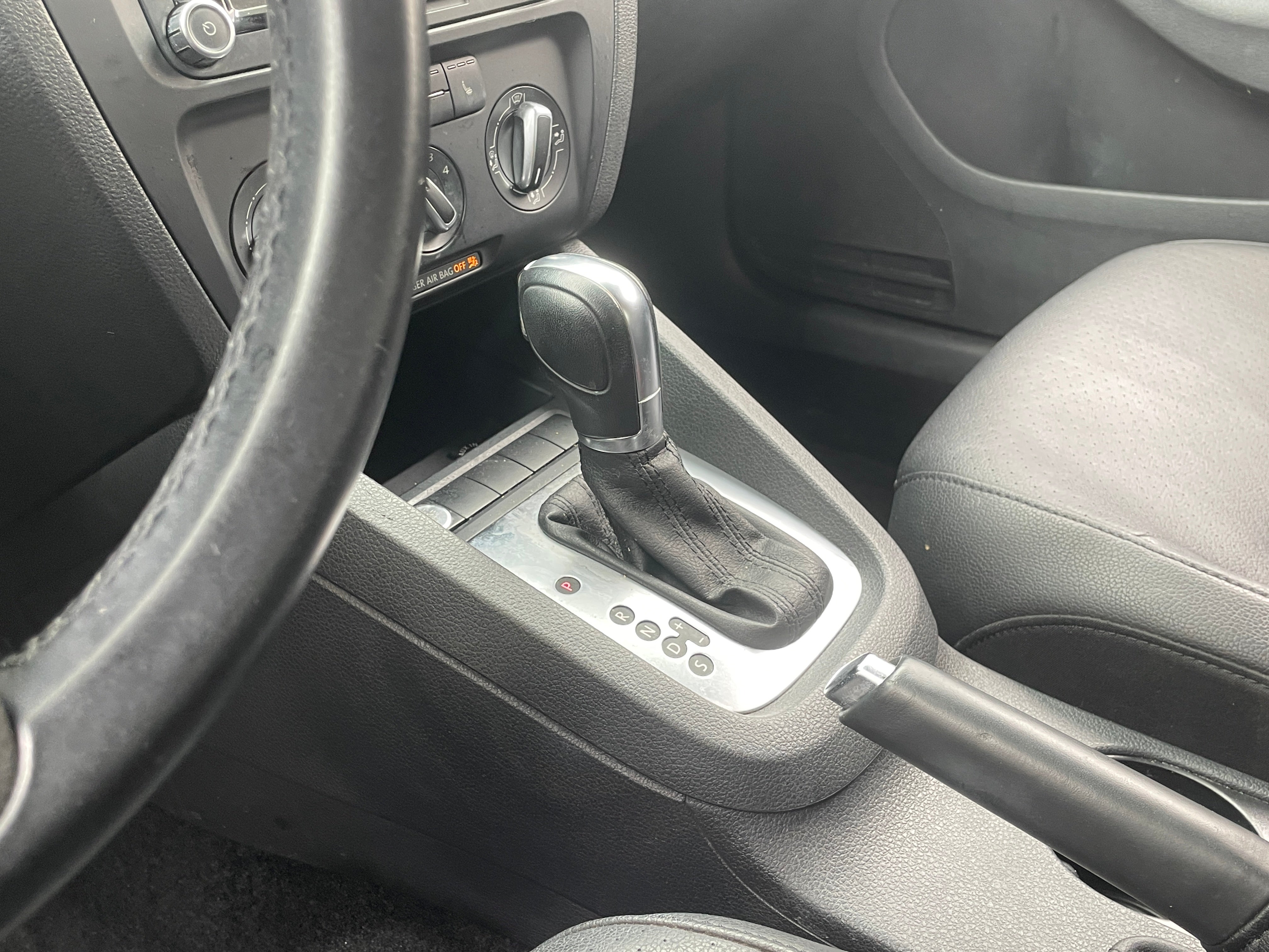 Used 2014 Volkswagen Jetta SE with VIN 3VWD07AJ0EM393226 for sale in Pewaukee, WI
