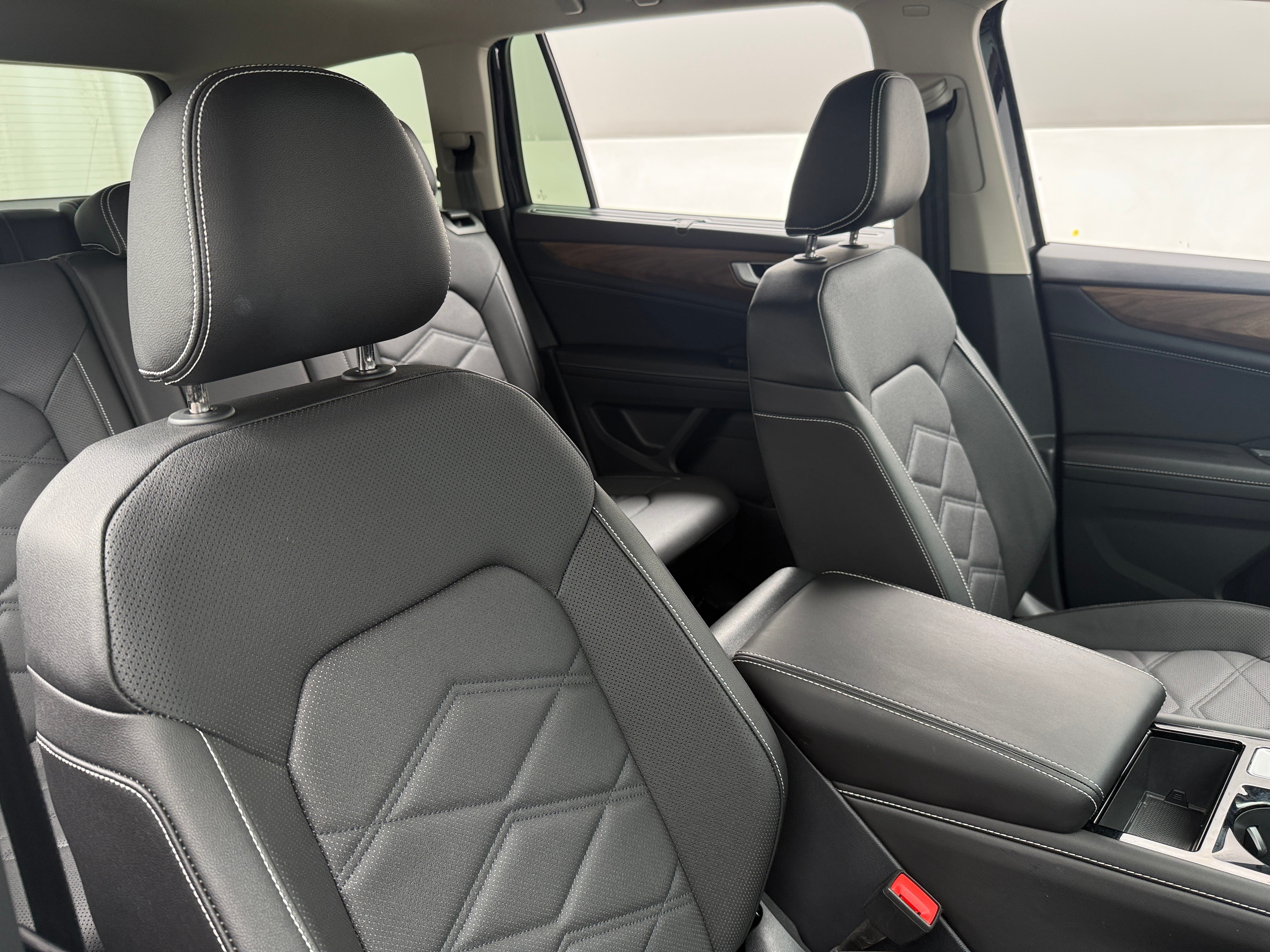 2026 Volkswagen Atlas SE w/Tech