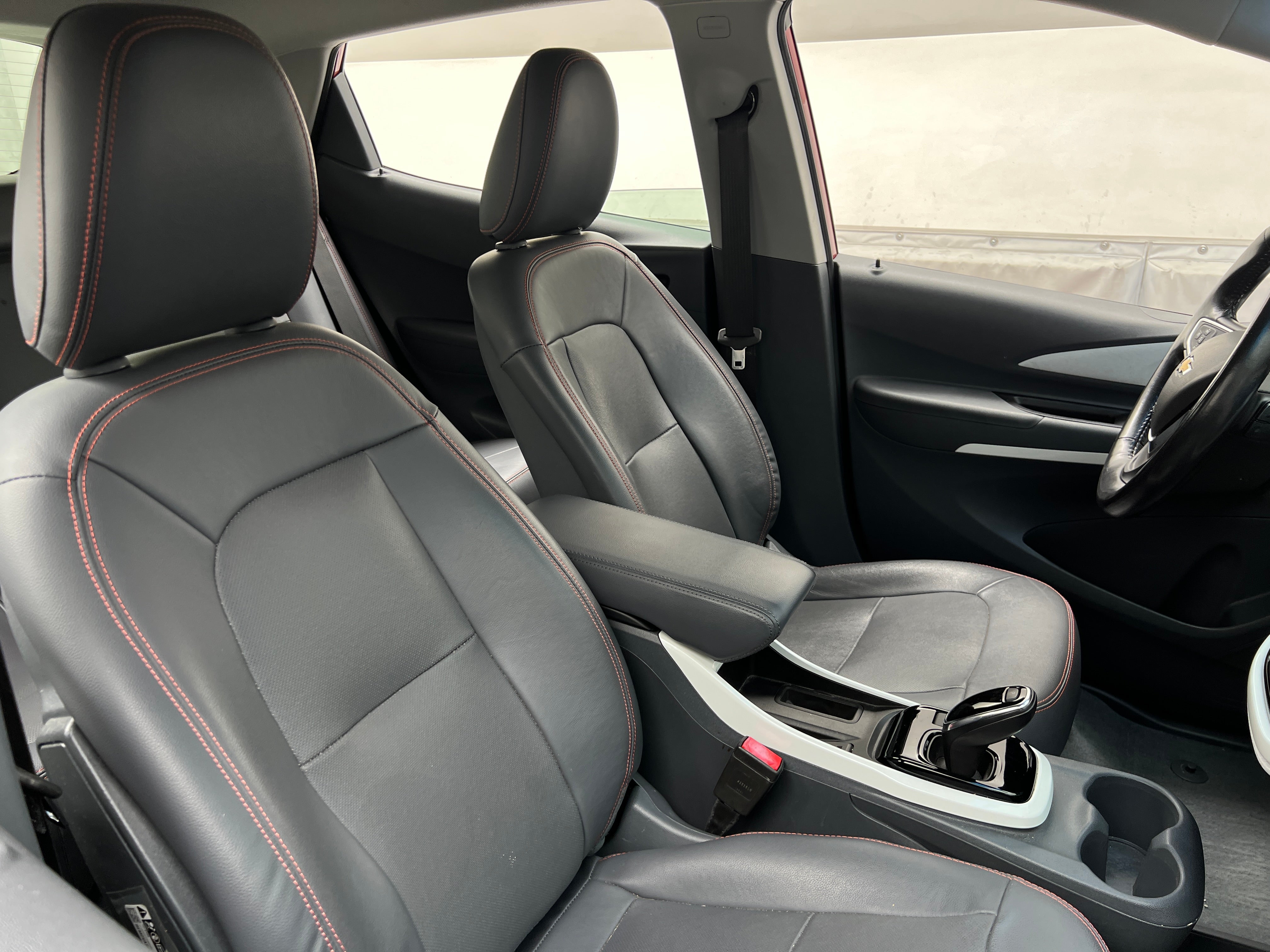 Used 2019 Chevrolet Bolt EV Premier with VIN 1G1FZ6S06K4113990 for sale in Pewaukee, WI