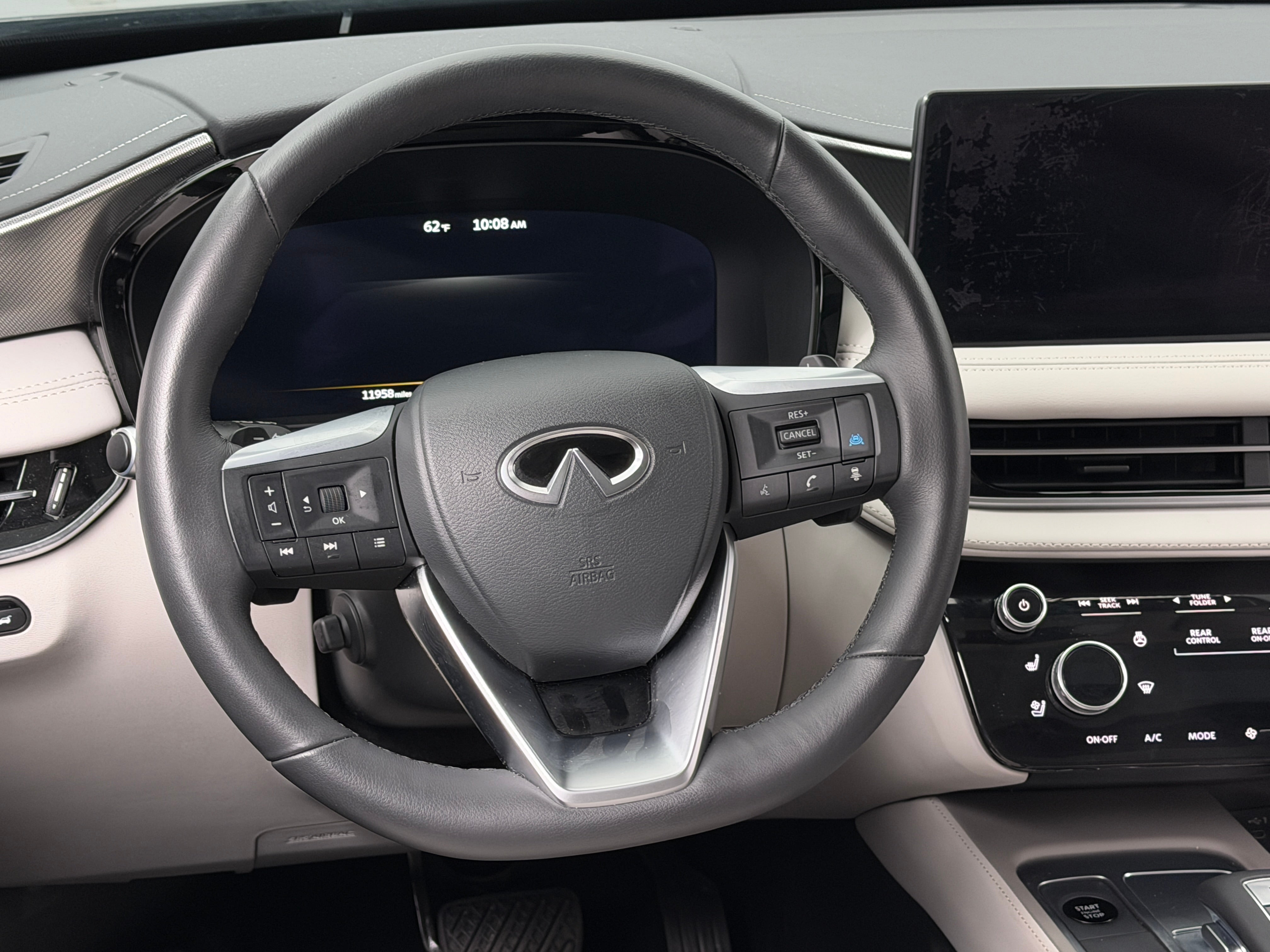 2026 INFINITI QX60 LUXE