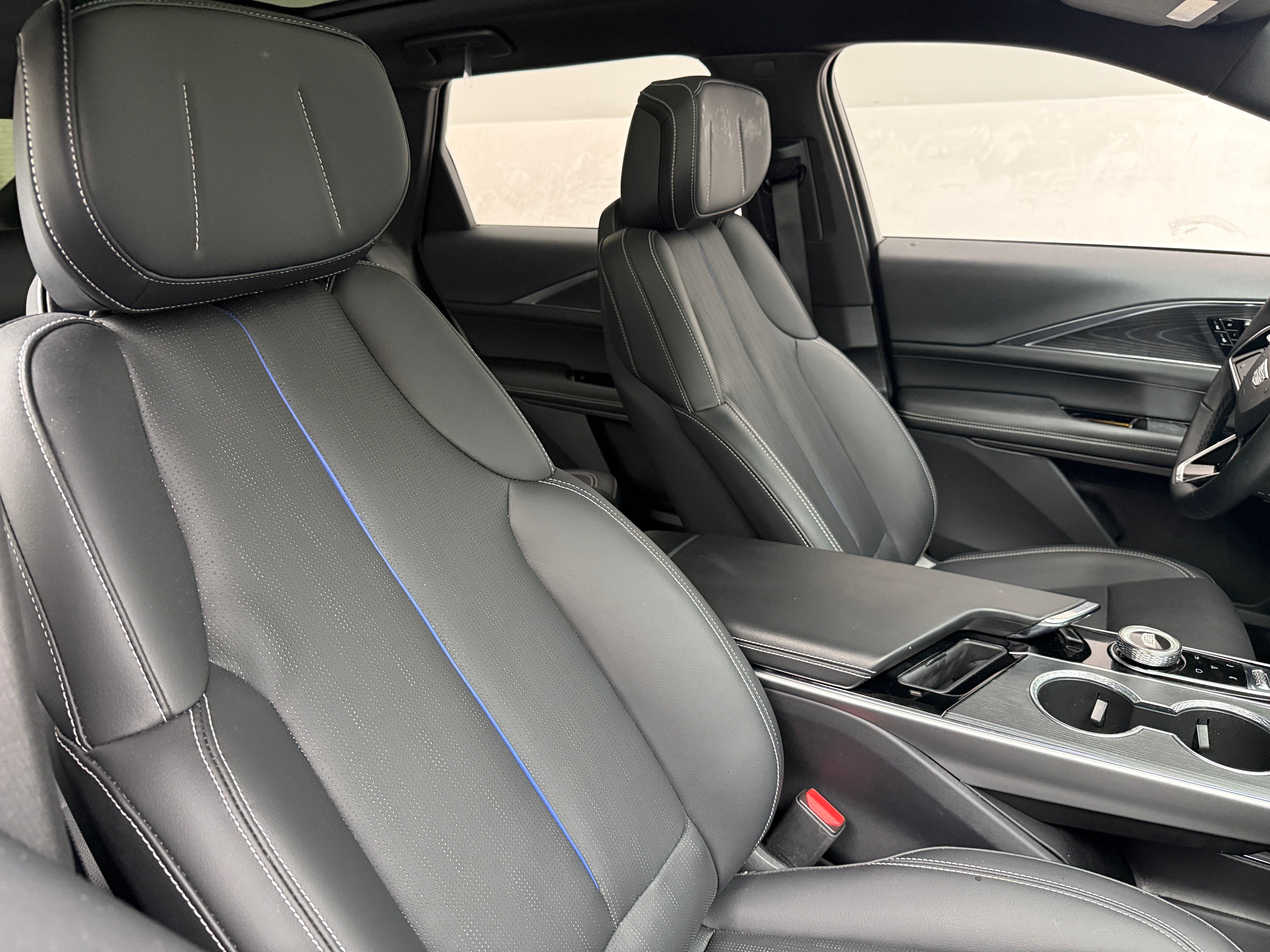 2025 Cadillac LYRIQ