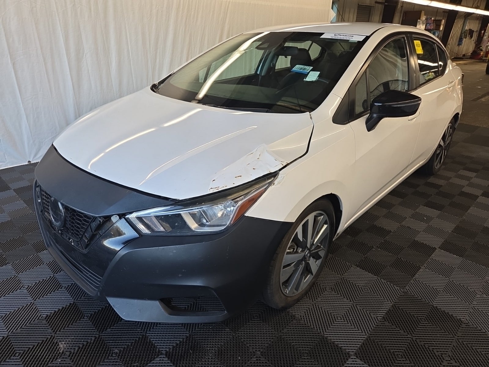 2021 Nissan Versa SR