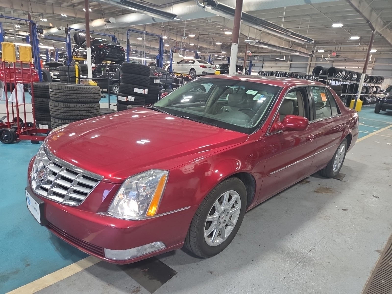 2011 Cadillac DTS Luxury Collection