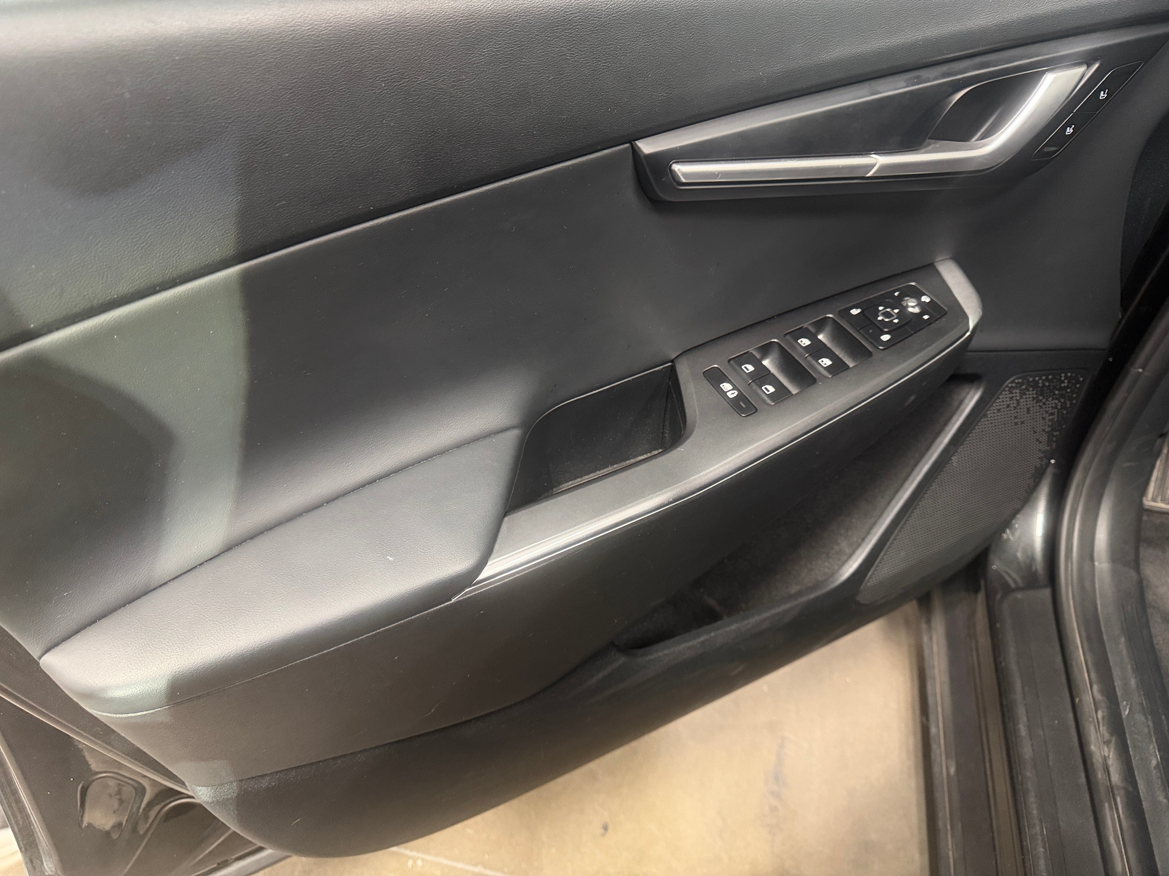 Used 2024 Kia EV6 Light L/R with VIN KNDC3DLC4R5187941 for sale in Auburn, WA