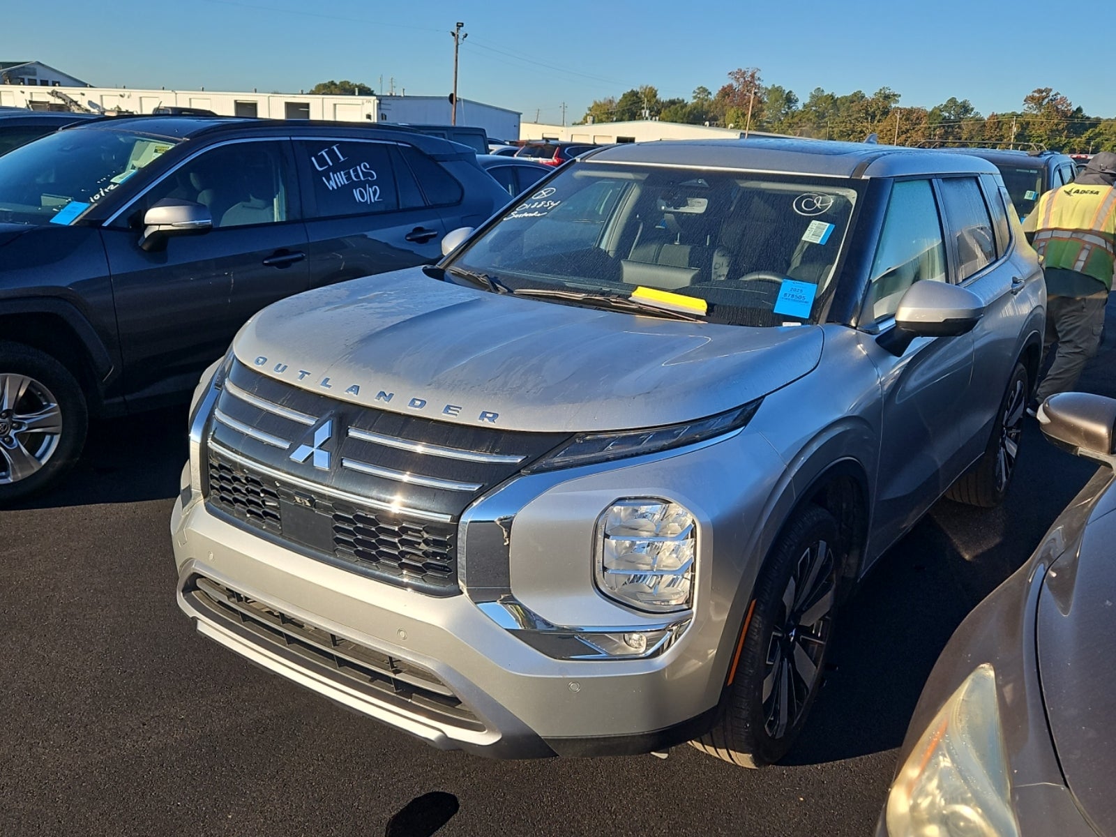 2025 Mitsubishi Outlander SE
