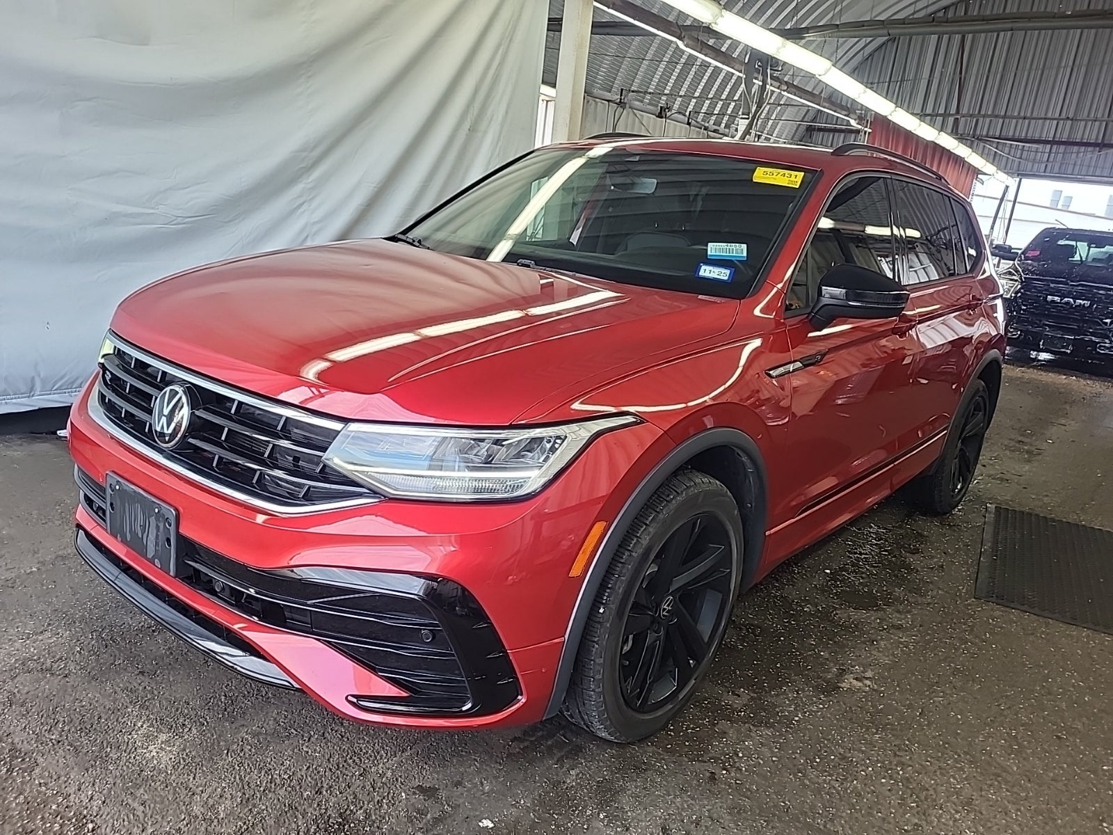 2024 Volkswagen Tiguan SE R-Line Black