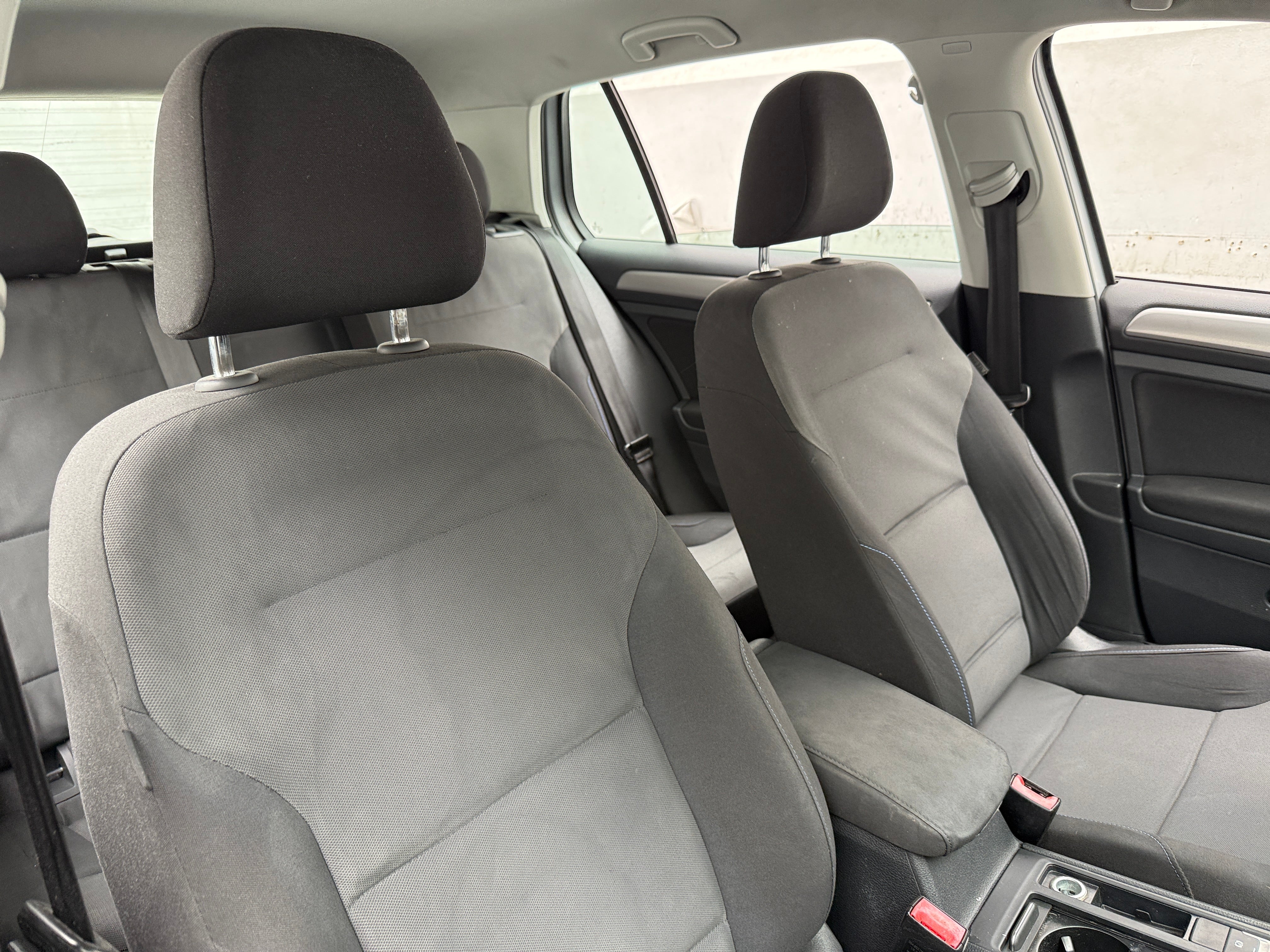 Used 2016 Volkswagen e-Golf e-Golf SE with VIN WVWKP7AU0GW902864 for sale in Auburn, WA