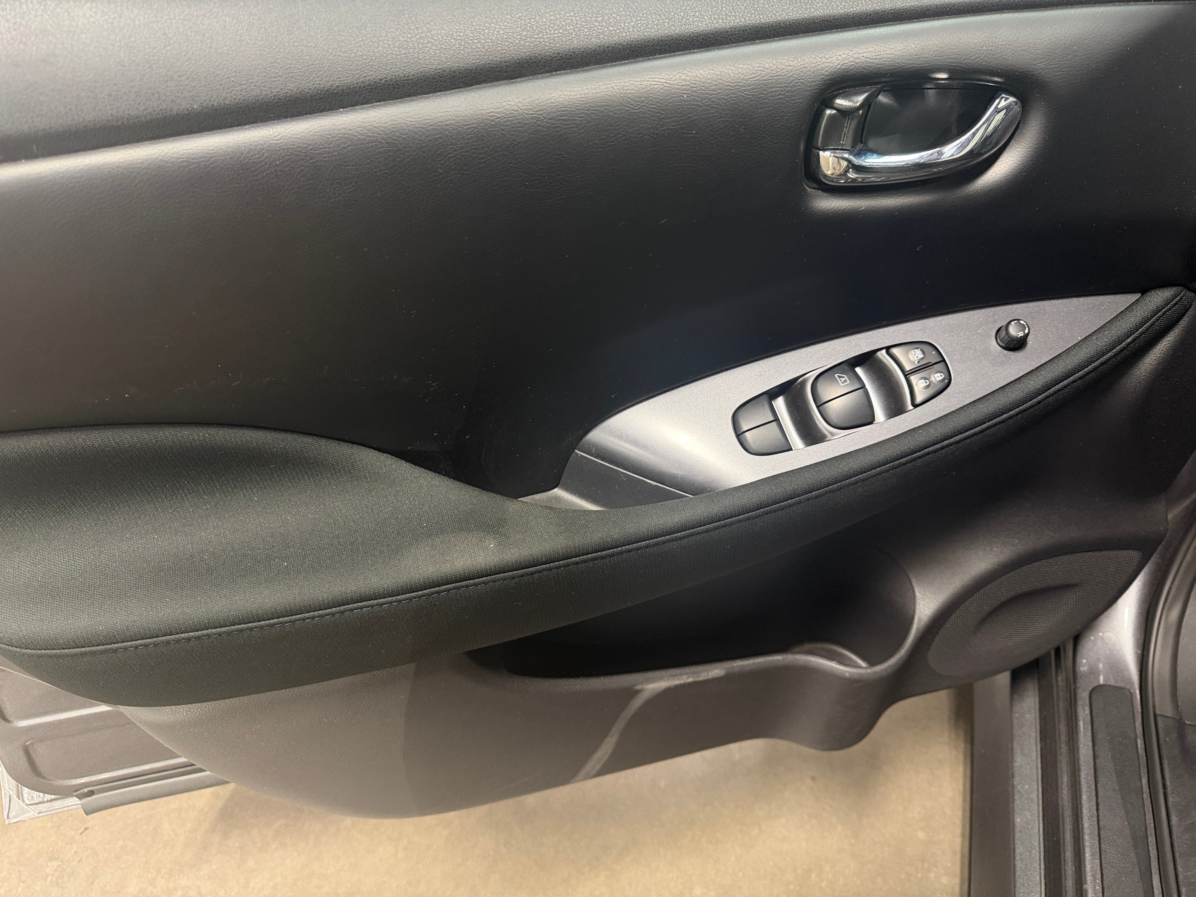 Used 2025 Nissan Leaf S with VIN 1N4AZ1BV8SC561126 for sale in Pewaukee, WI
