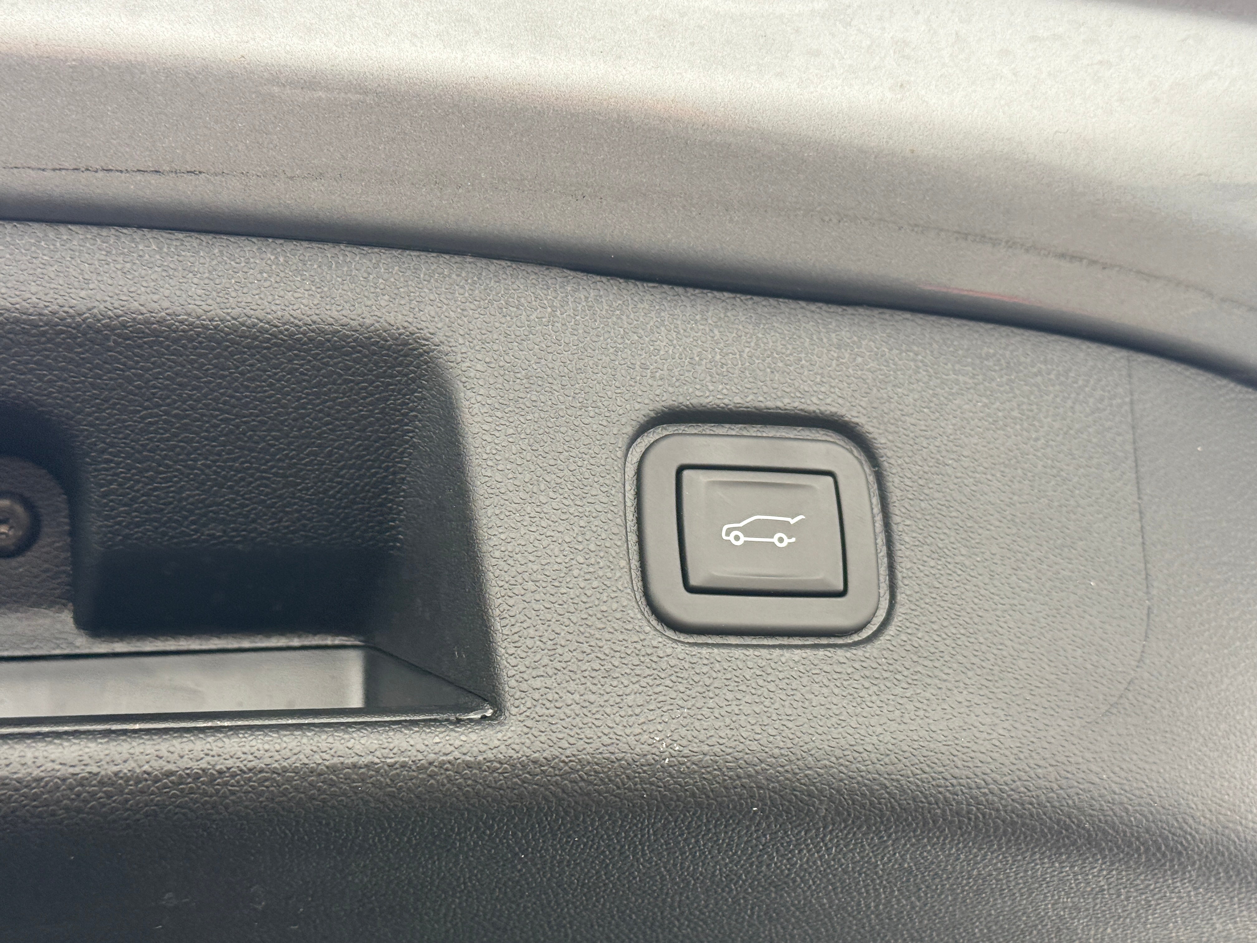 Used 2024 Chevrolet Blazer EV LT with VIN 3GNKDBRJ2RS230172 for sale in Pewaukee, WI